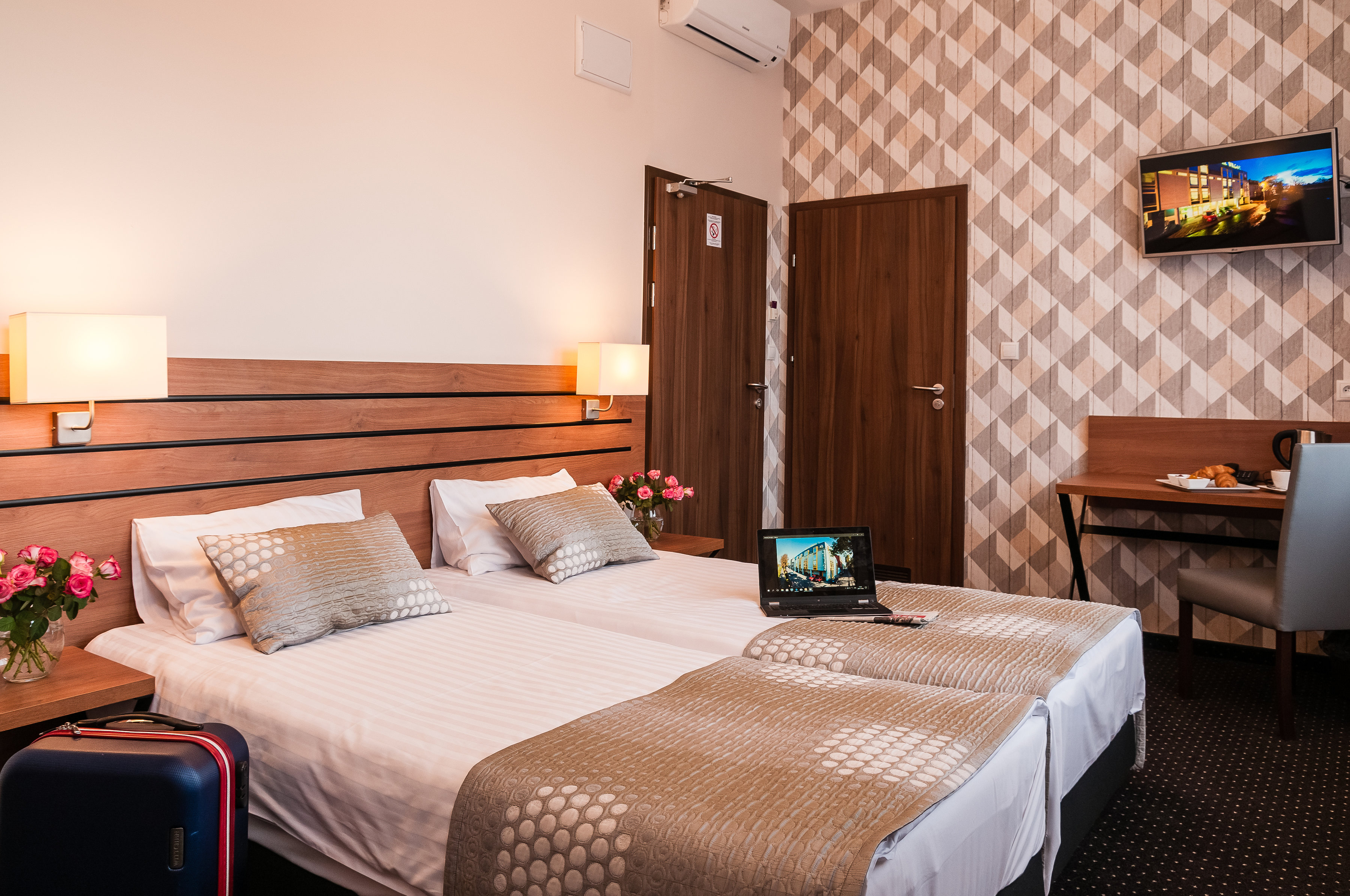 Double or Twin Standard