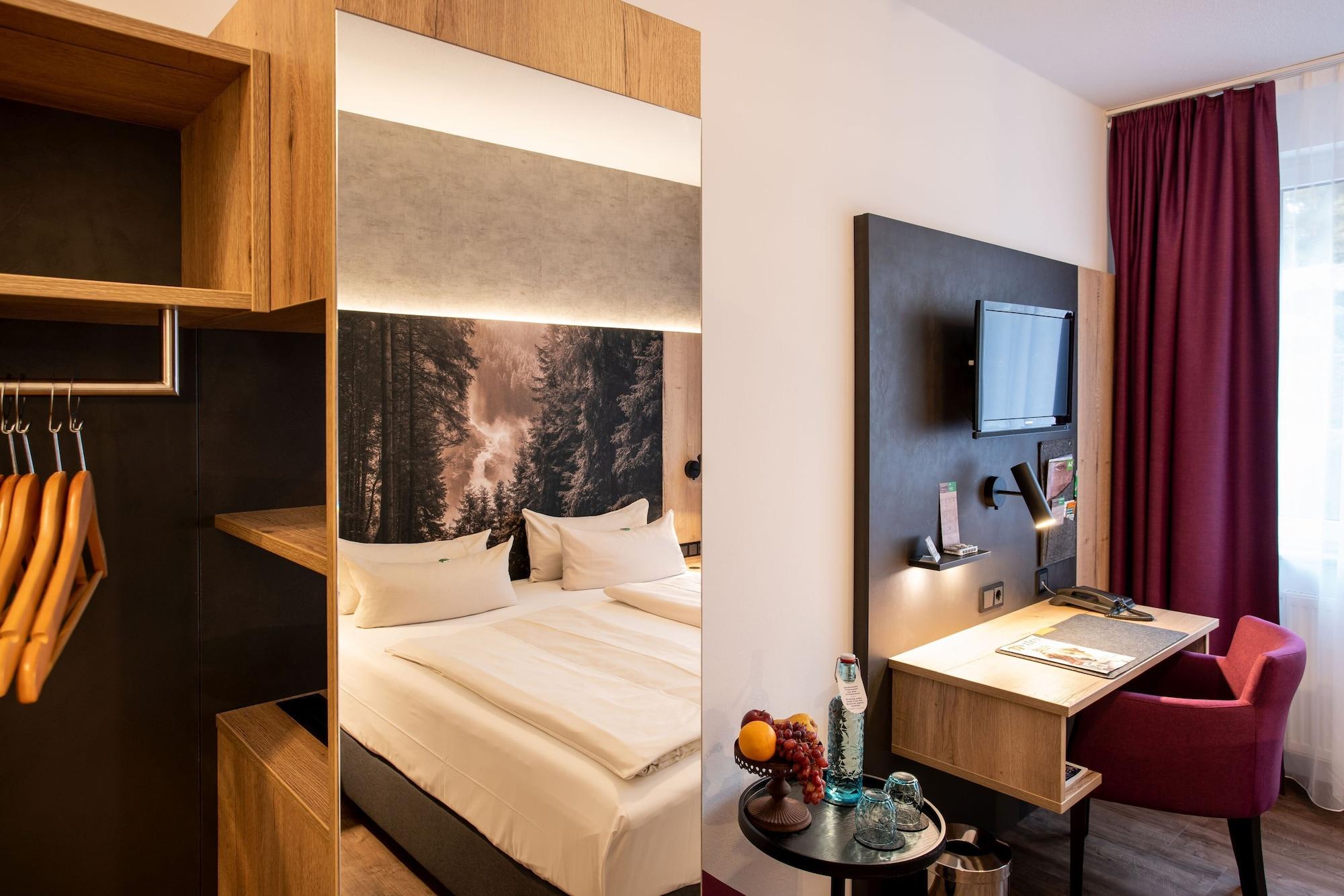 Double Deluxe One Bed