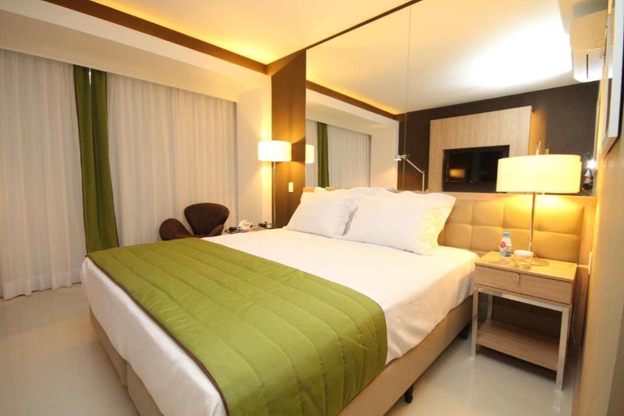 Single Business King Bed