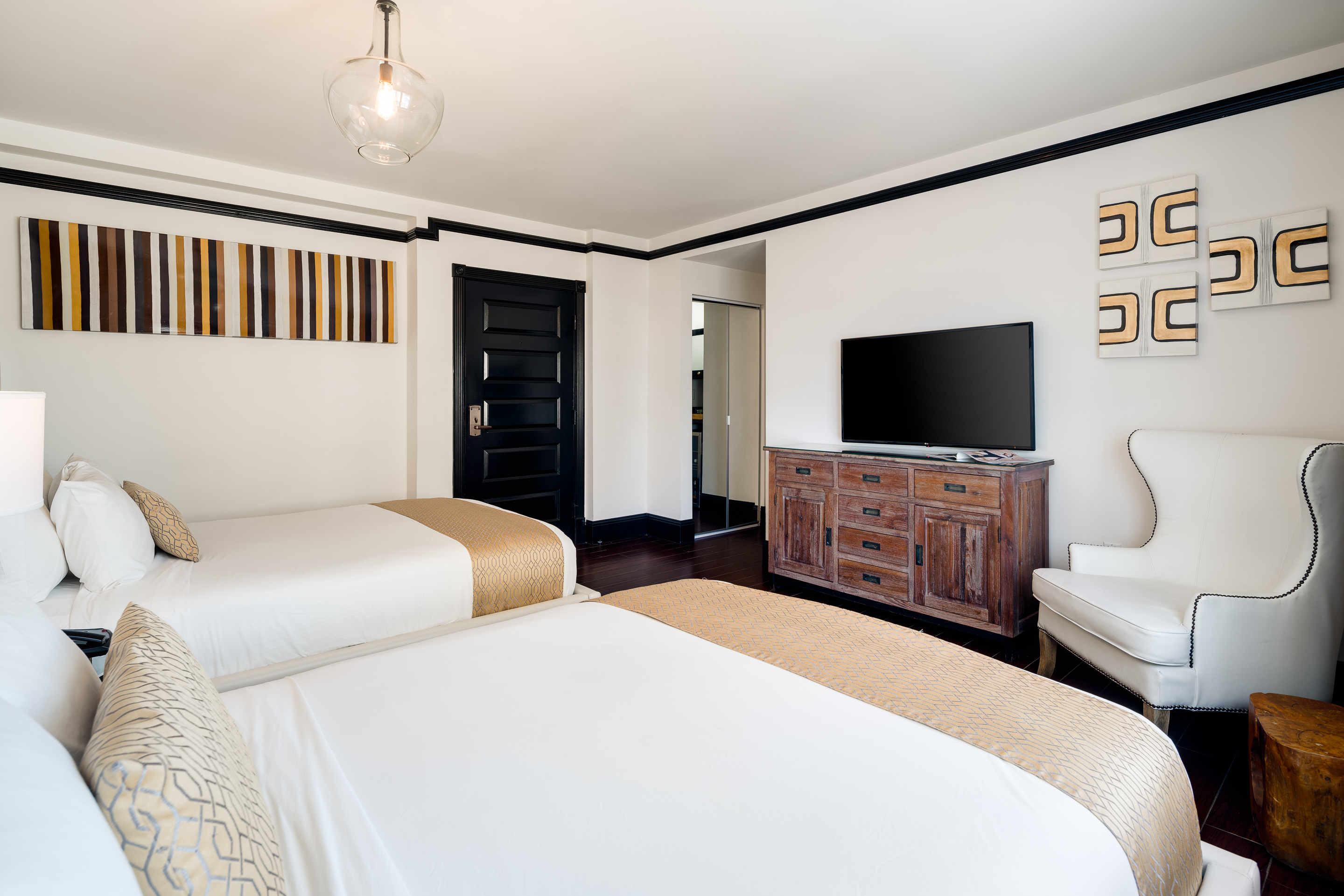 Double Queen Size Bed