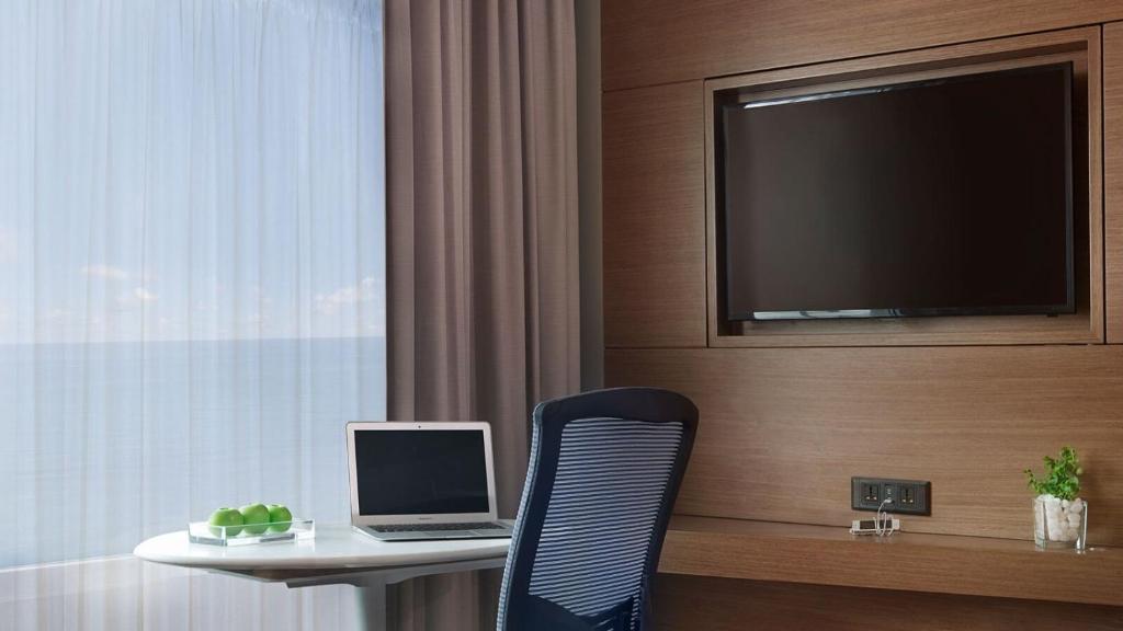 Room Premium King Bed