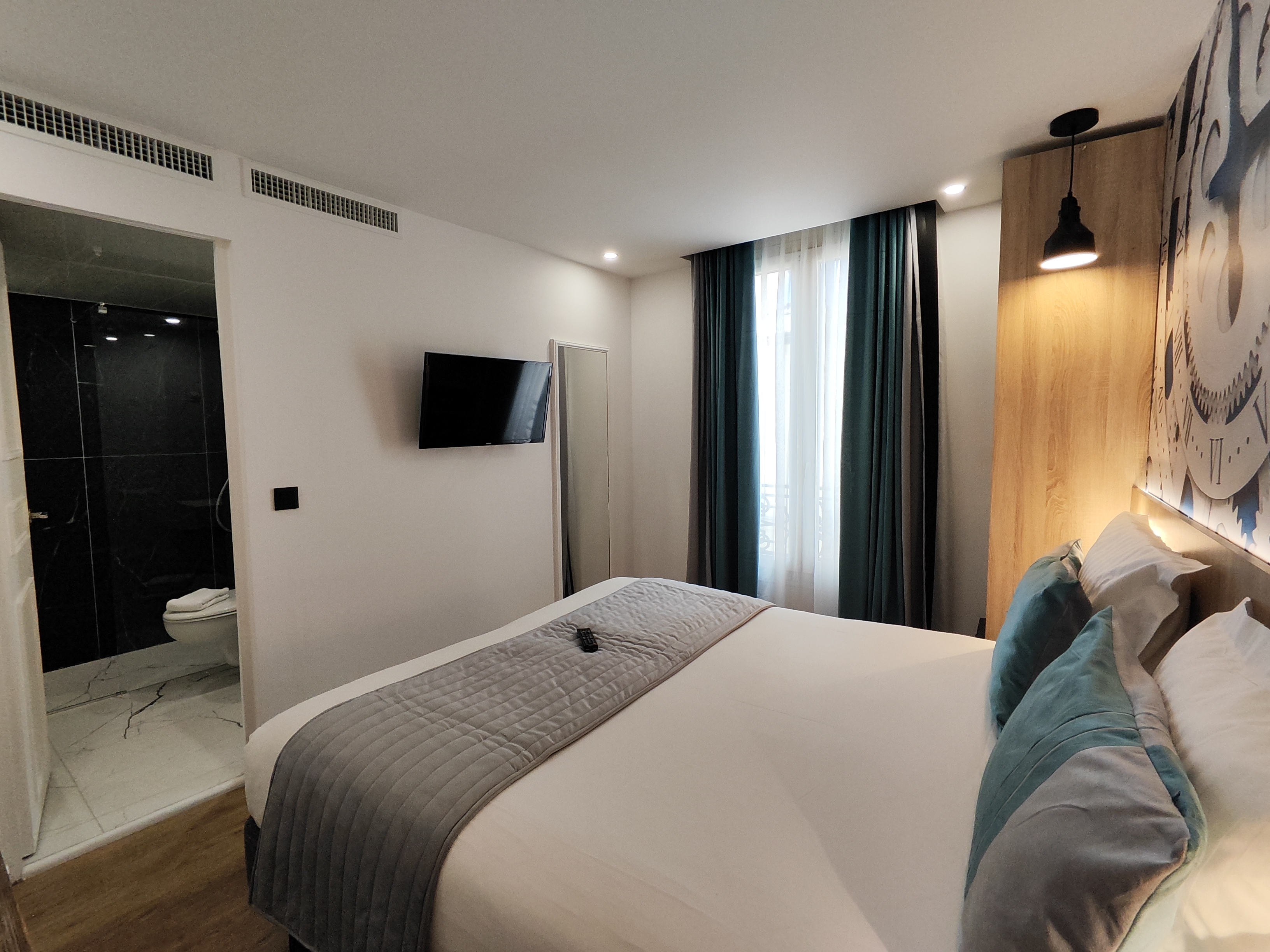 Quadruple Two Double Beds