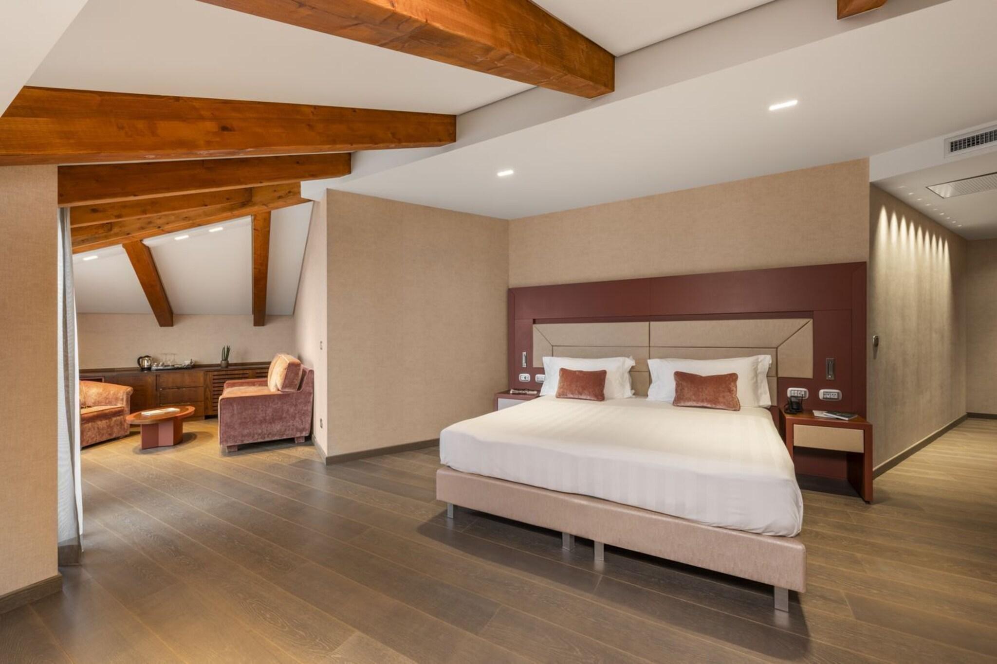 Double or Twin King Size Bed