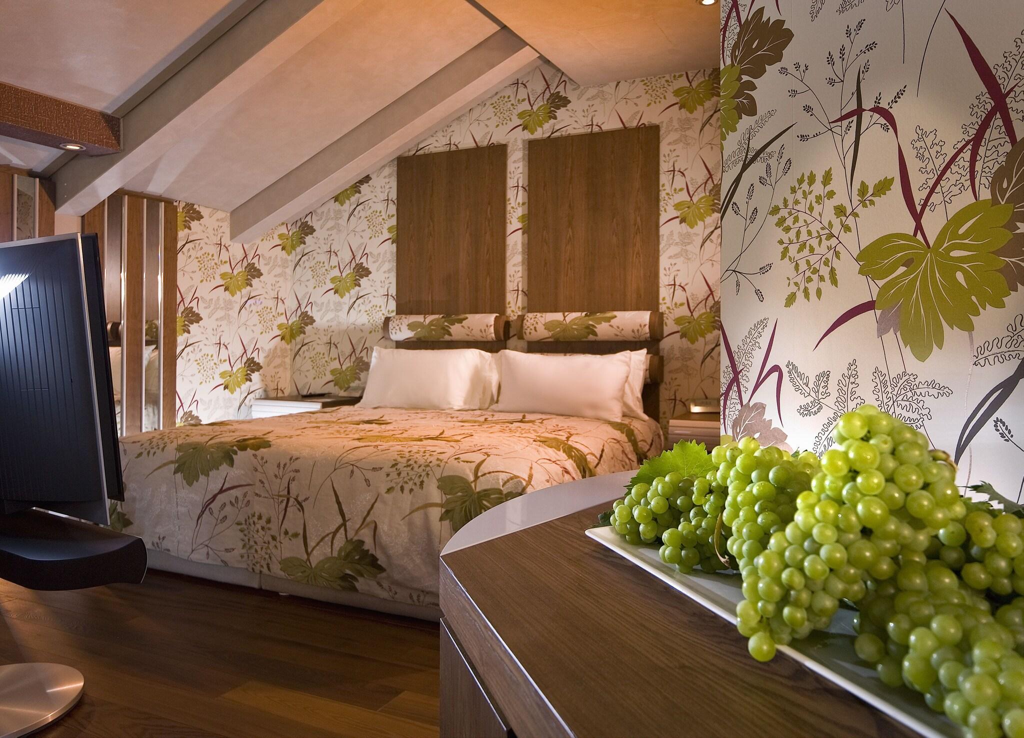 Double or Twin King Size Bed