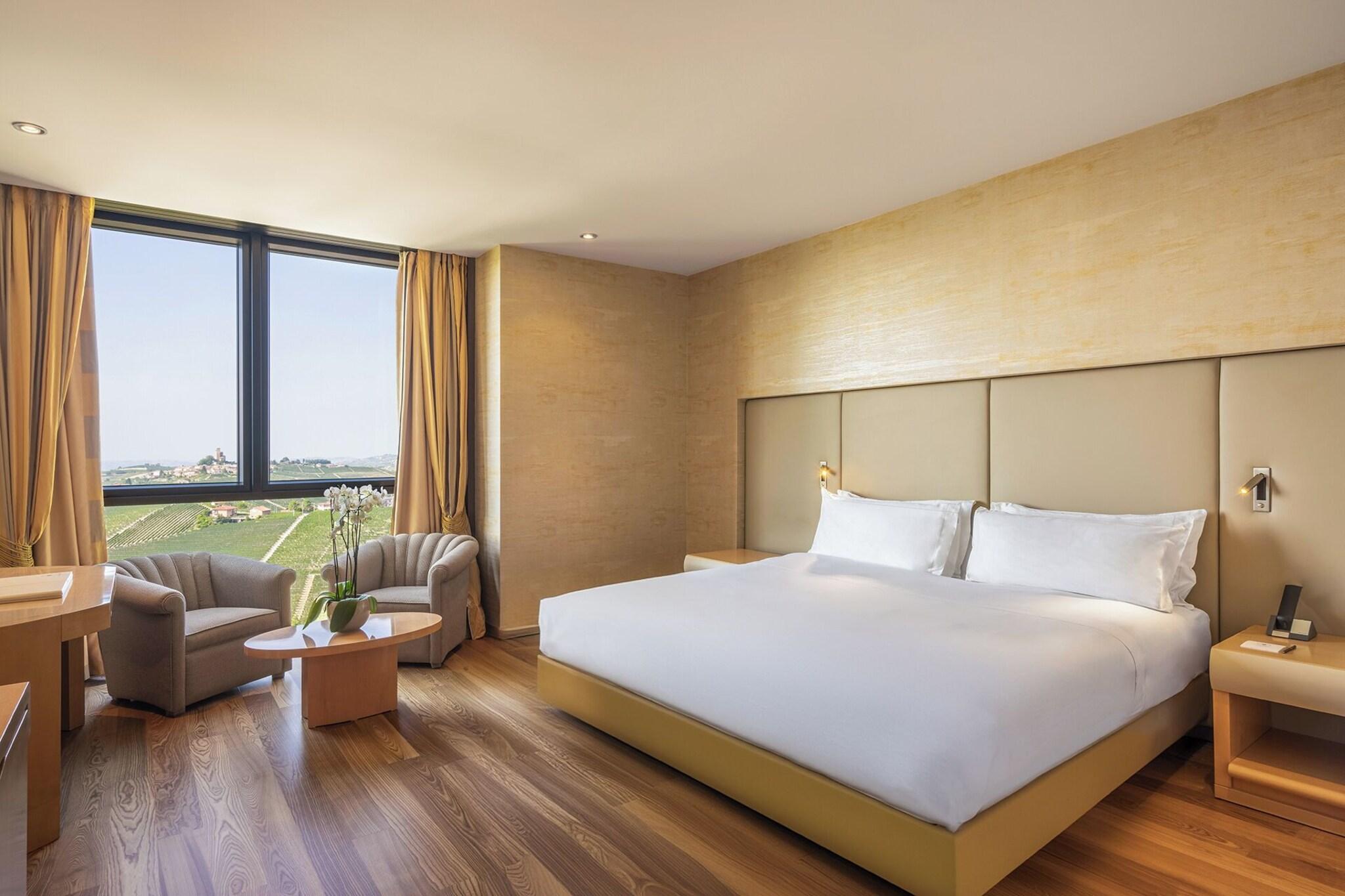 Double or Twin Deluxe Two Beds