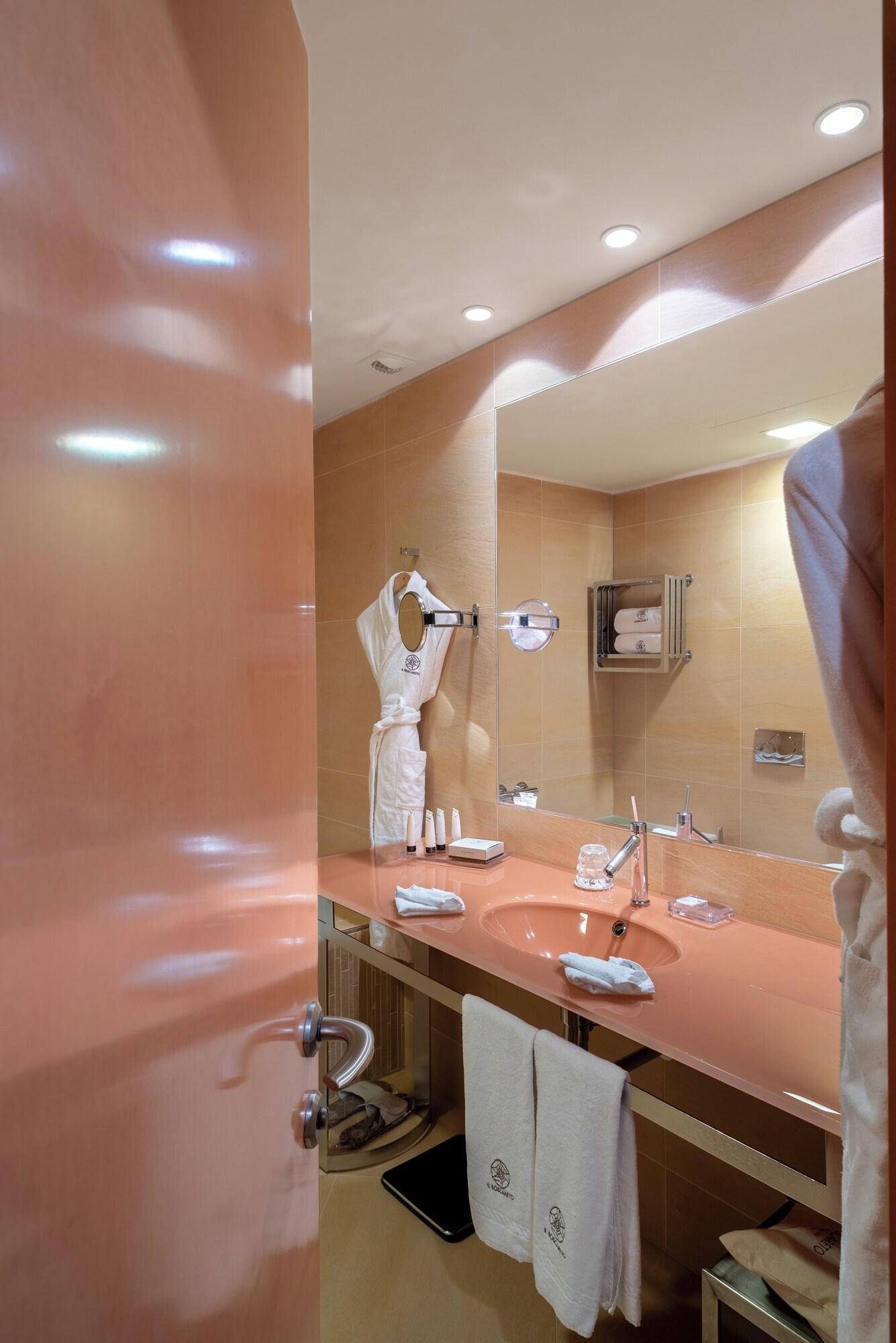 Double or Twin King Size Bed