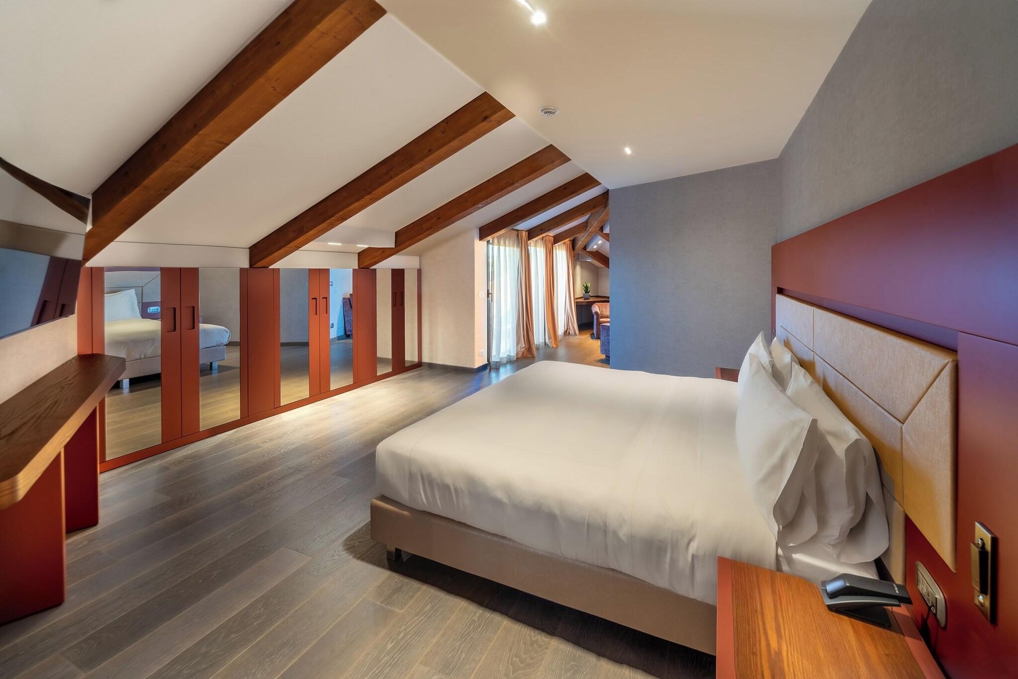 Double or Twin King Size Bed