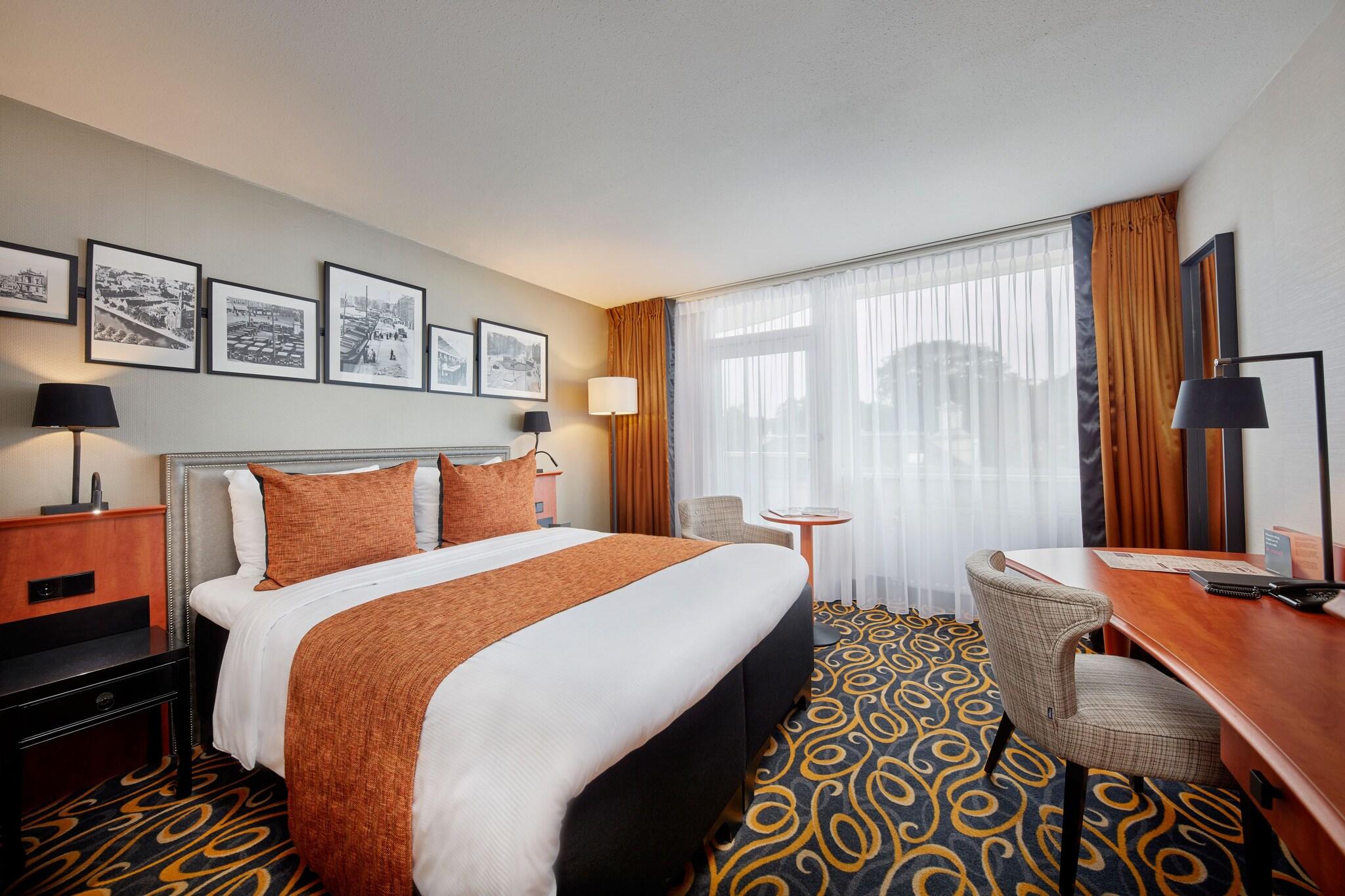 Double Queen Size Bed