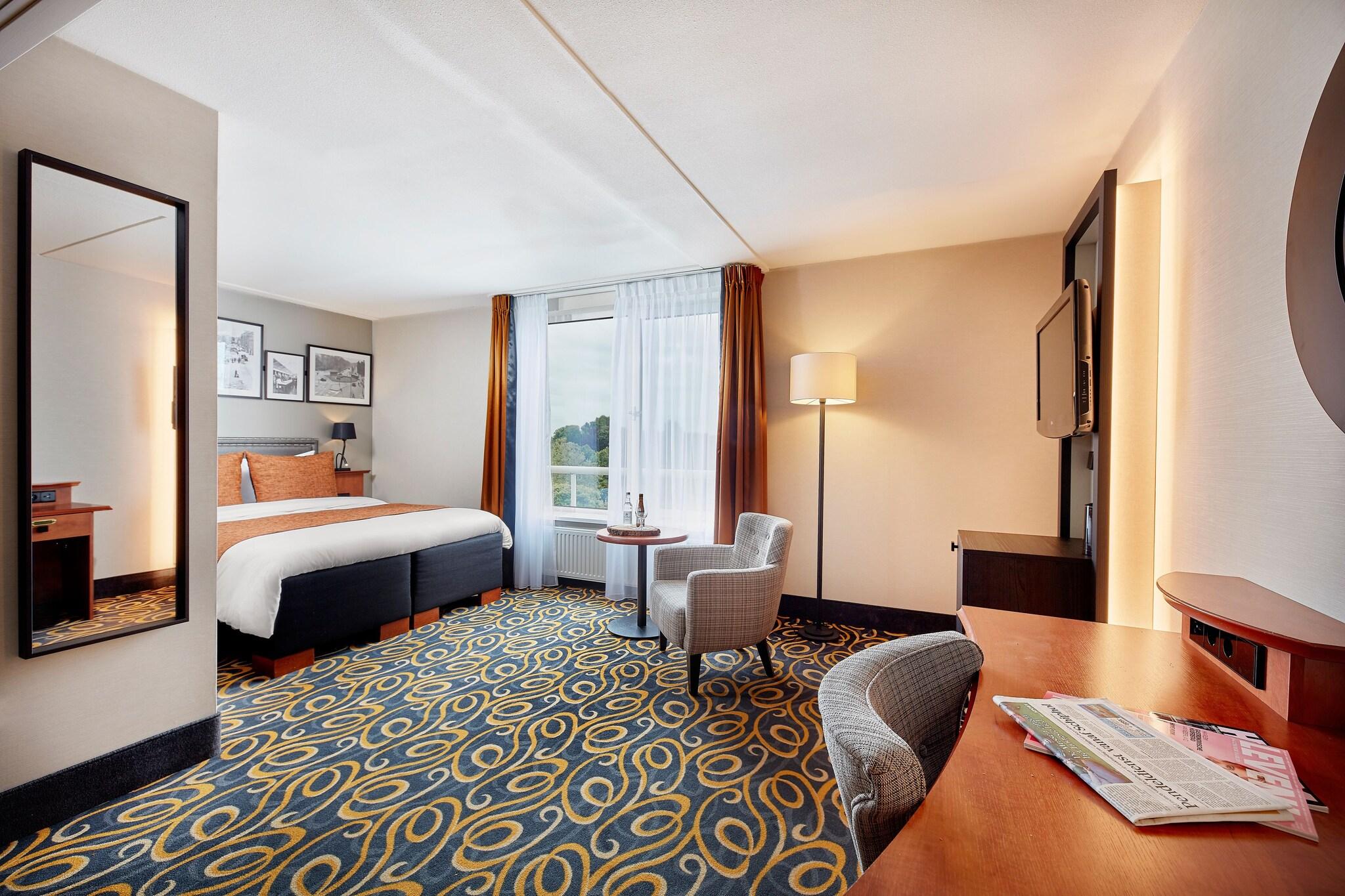 Twin Deluxe with Views