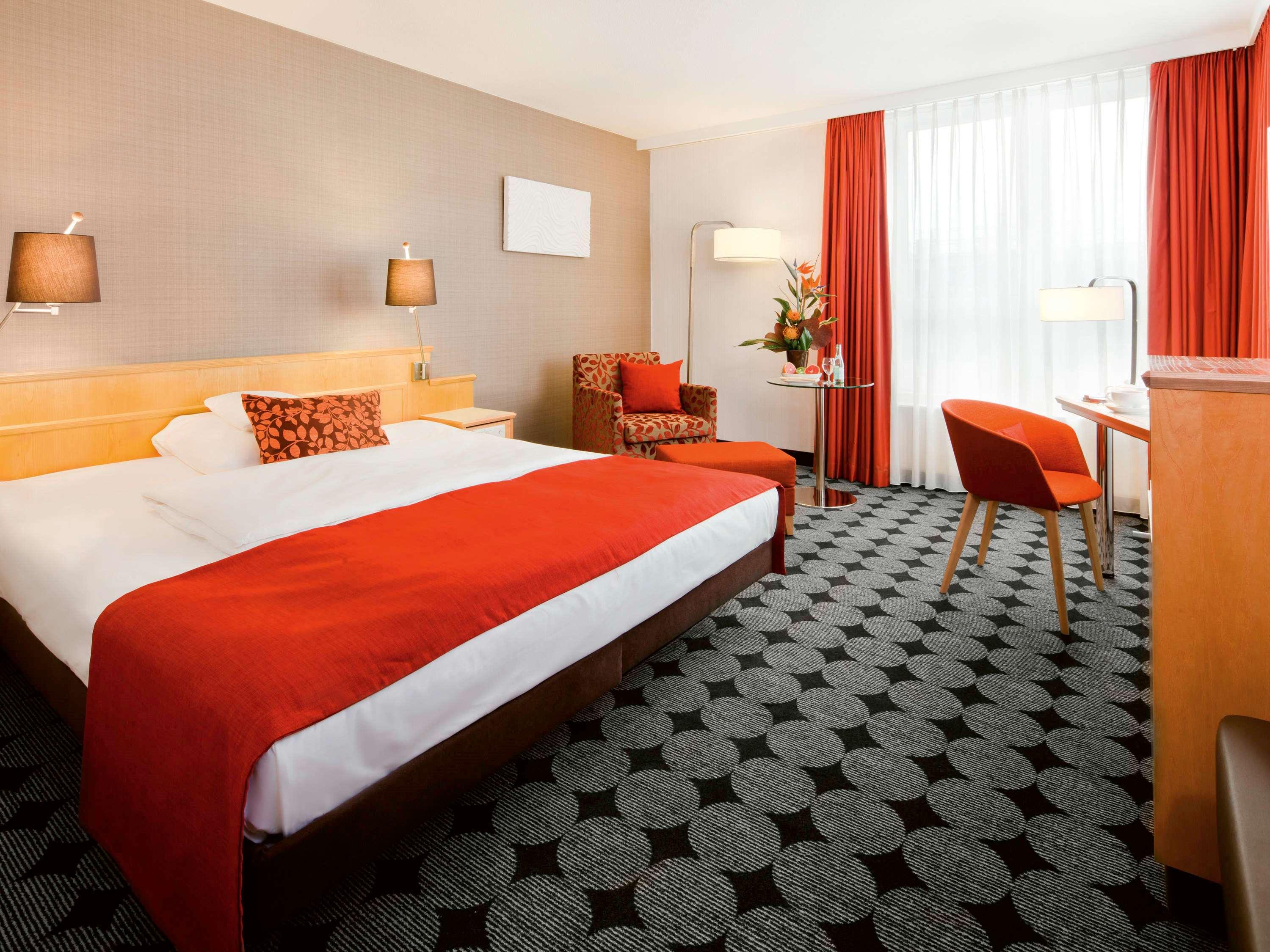 Room Connecting Room