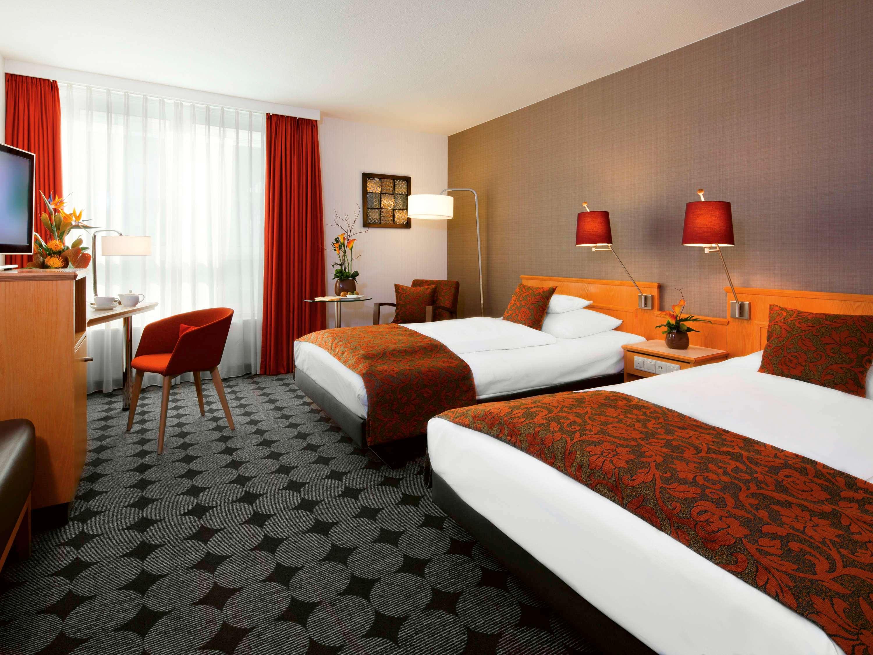 Room Connecting Room