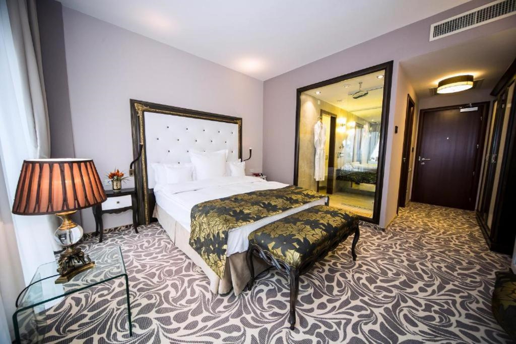 Double Single Executive