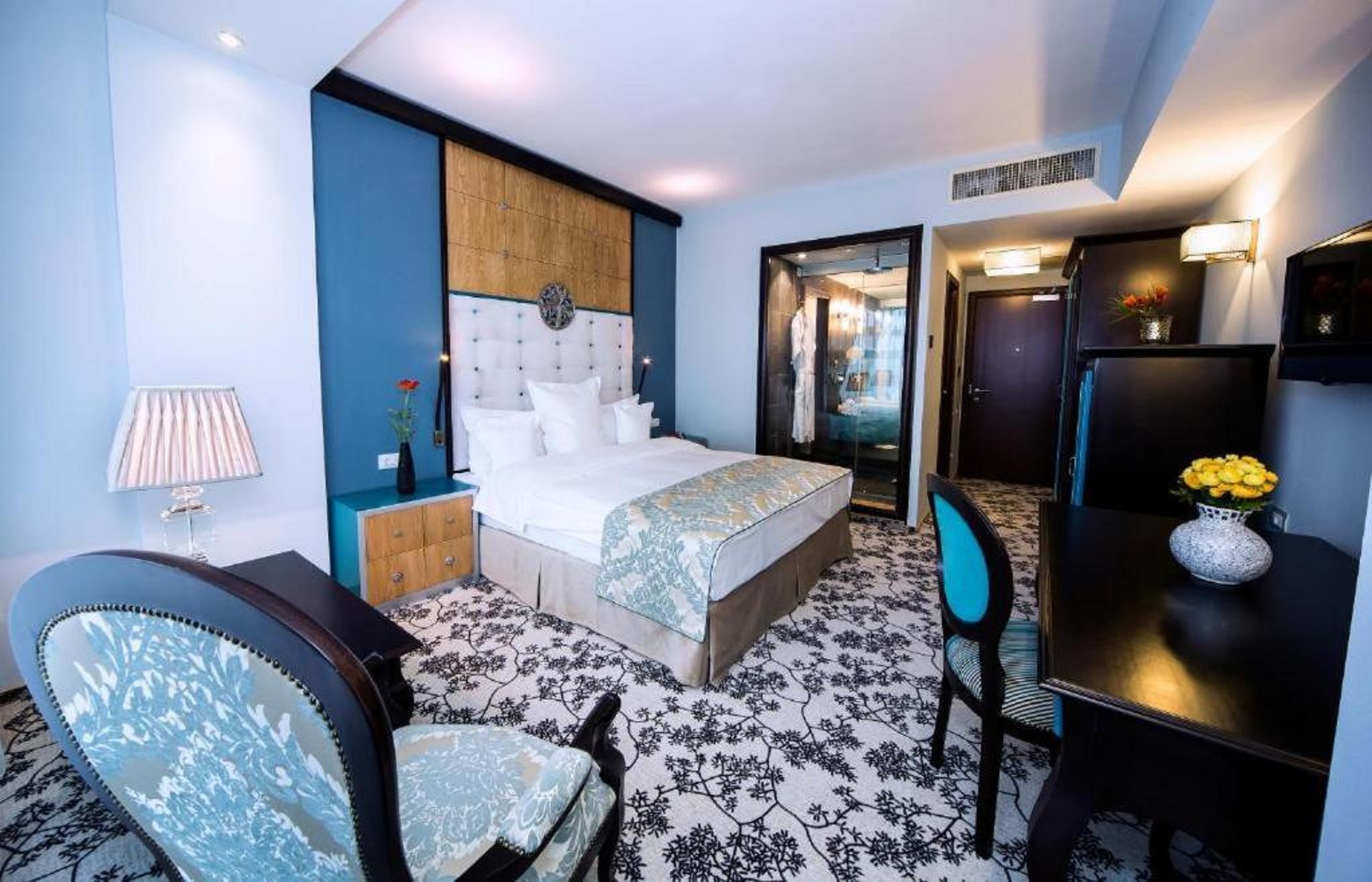 Double Single Executive