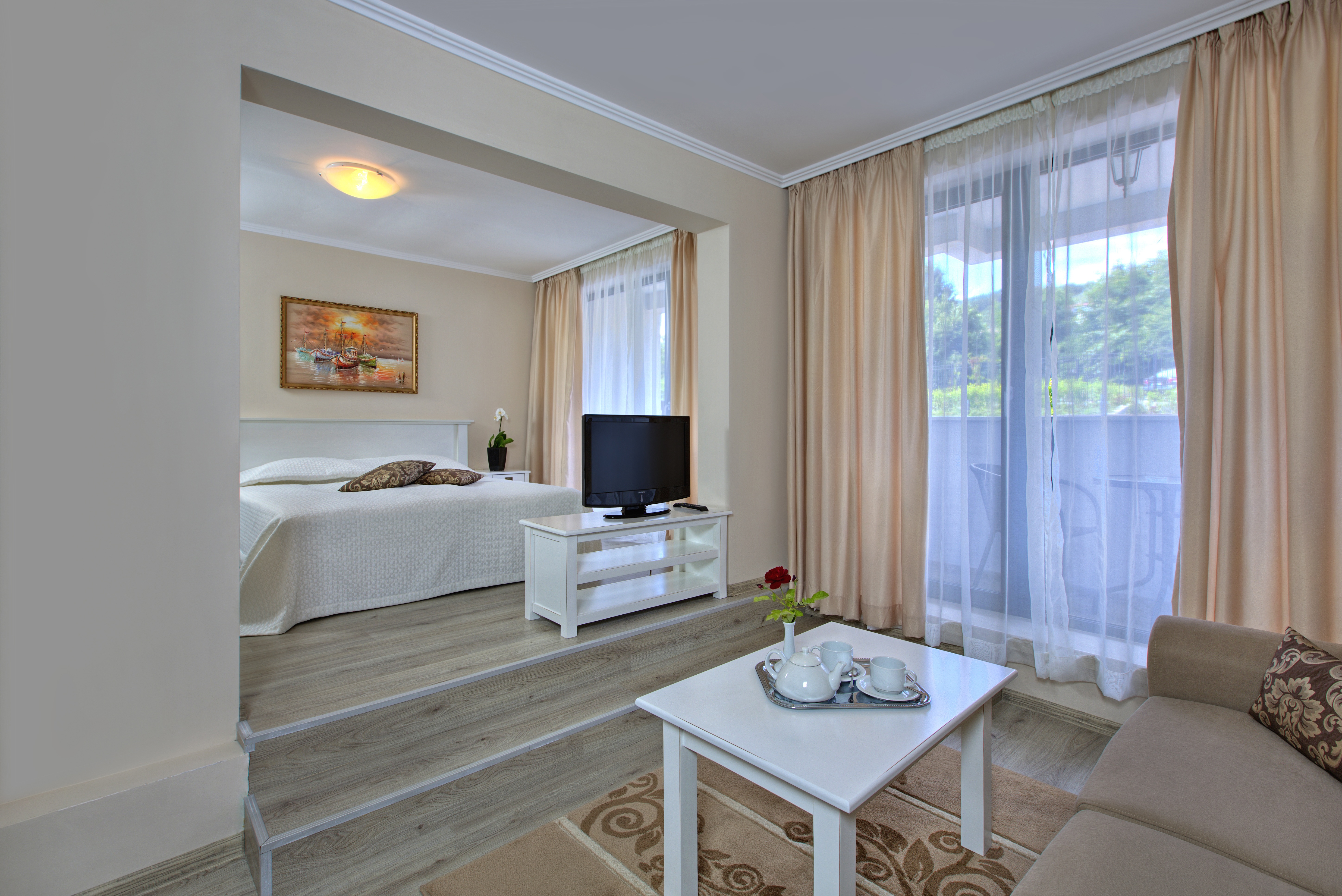 Single with Kitchenette