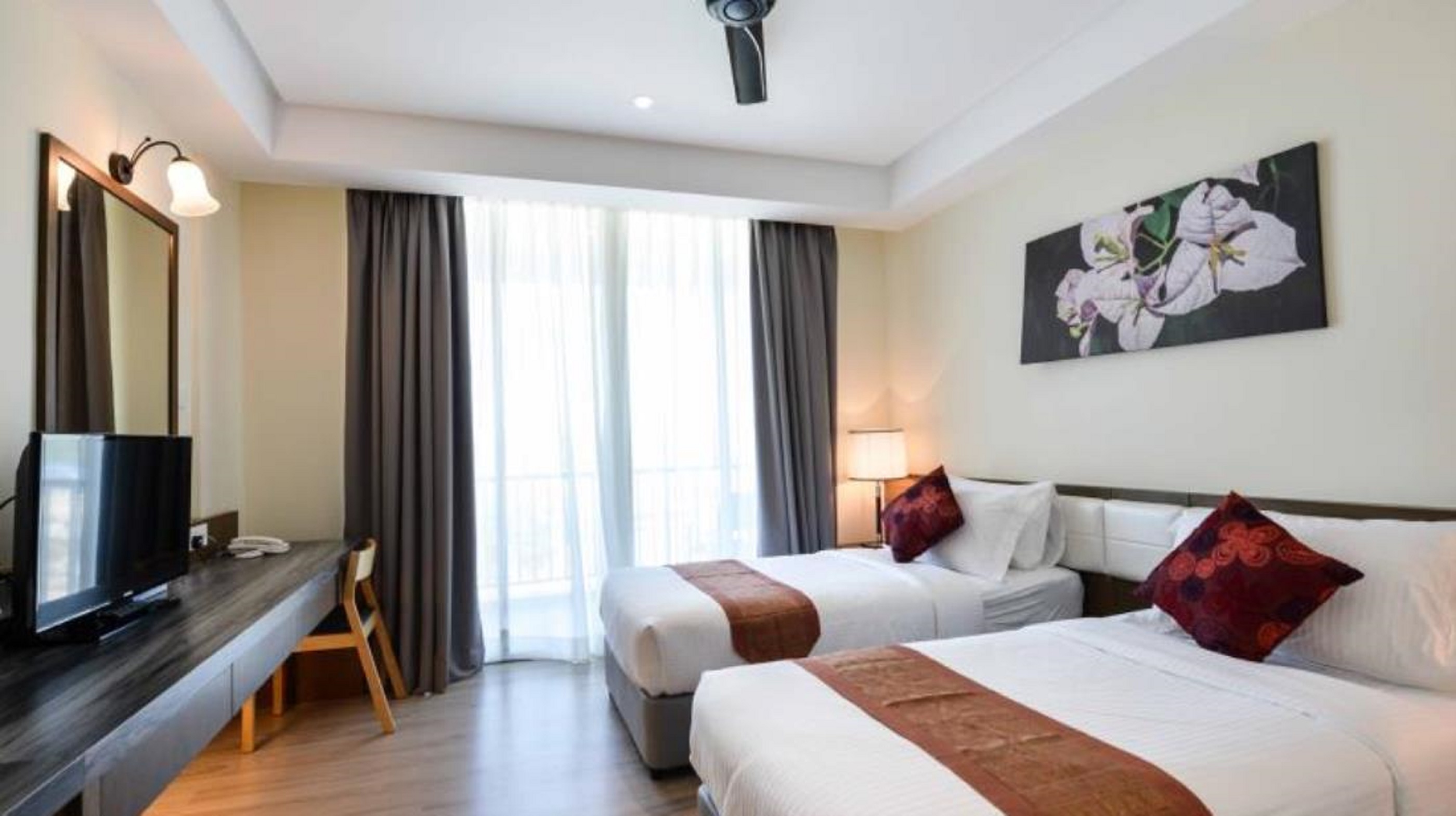 Double or Twin Deluxe Sea View