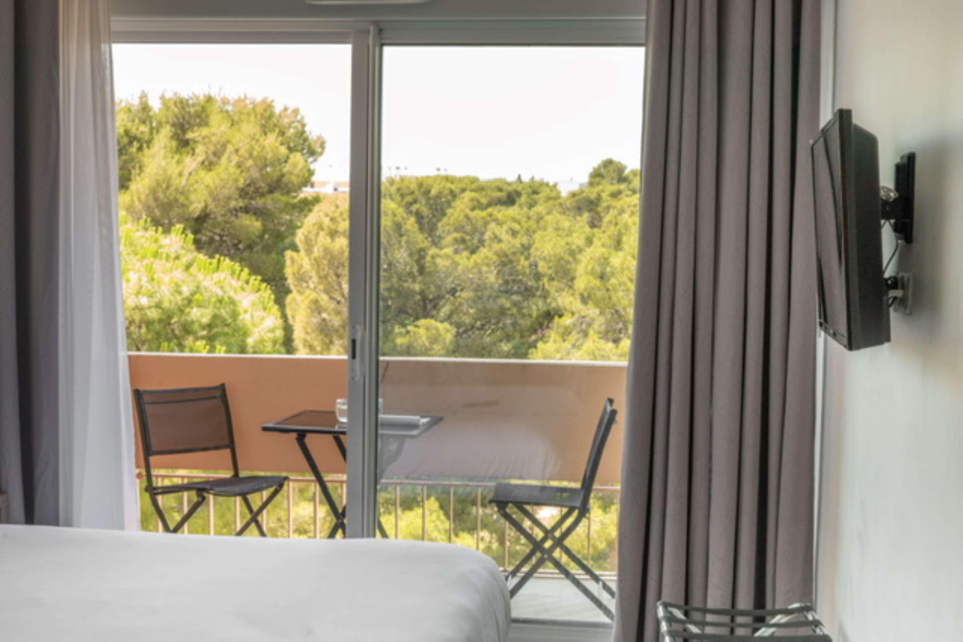 Double Superior Queen Bed