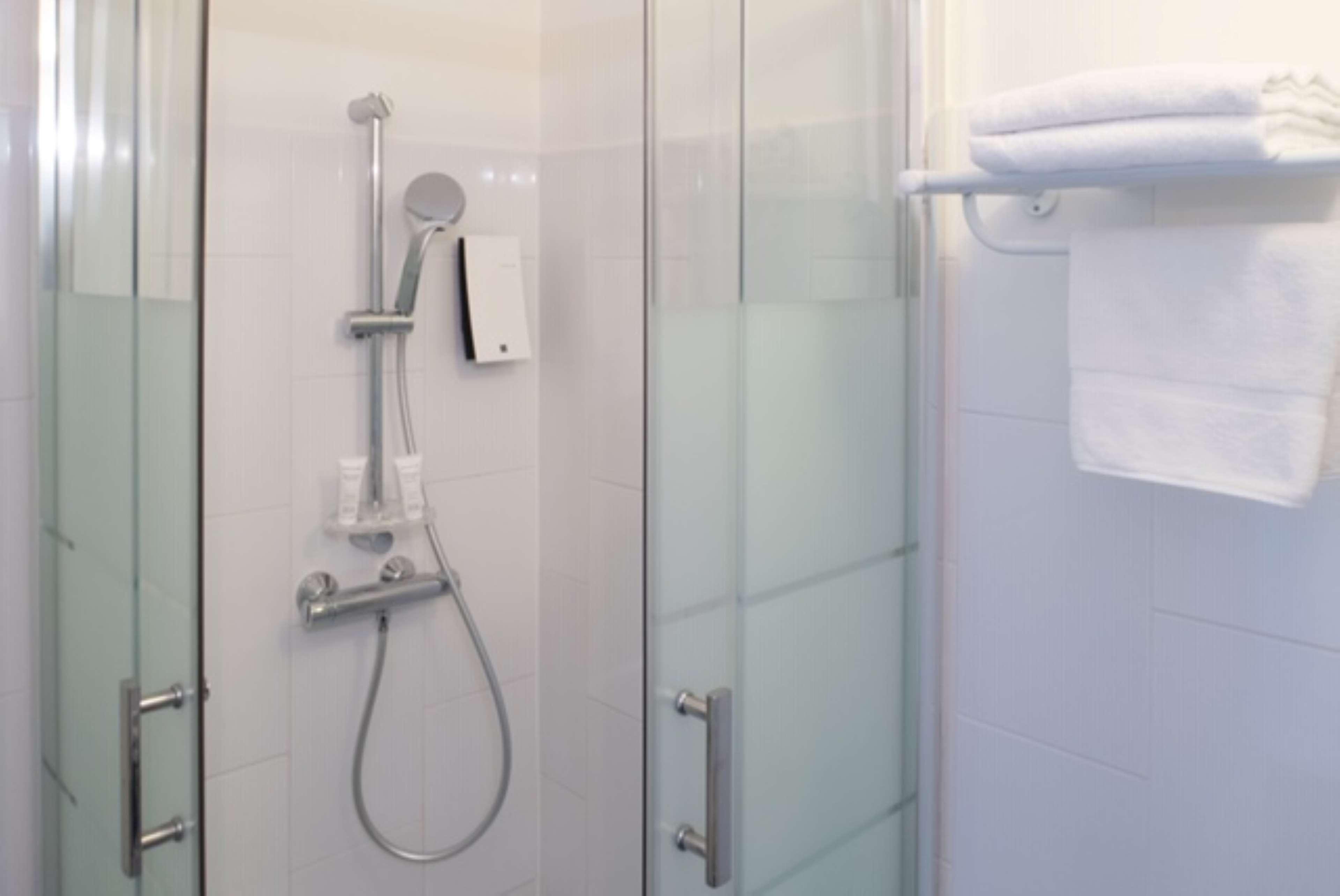 Double Superior Queen Bed