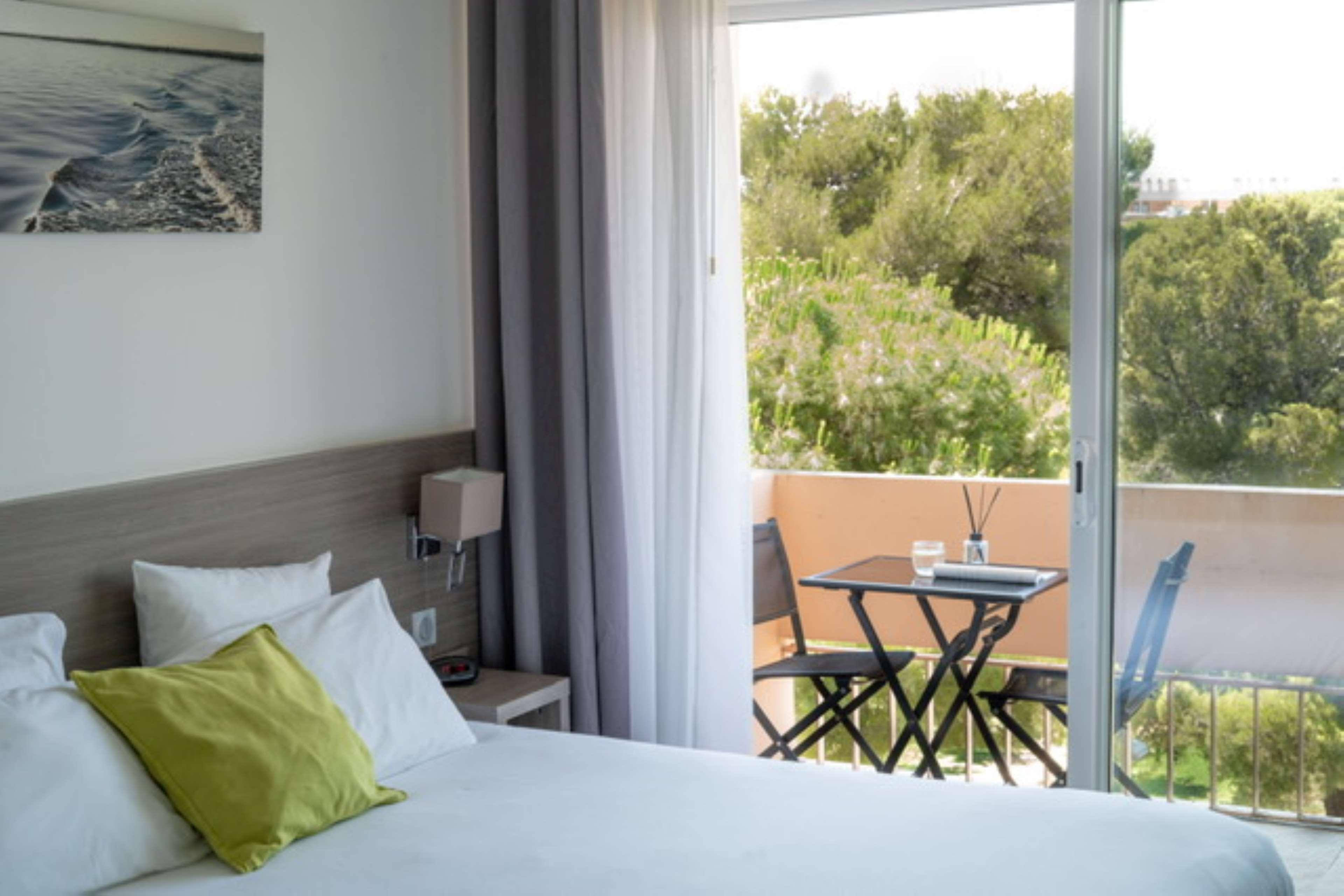 Double Superior Queen Bed