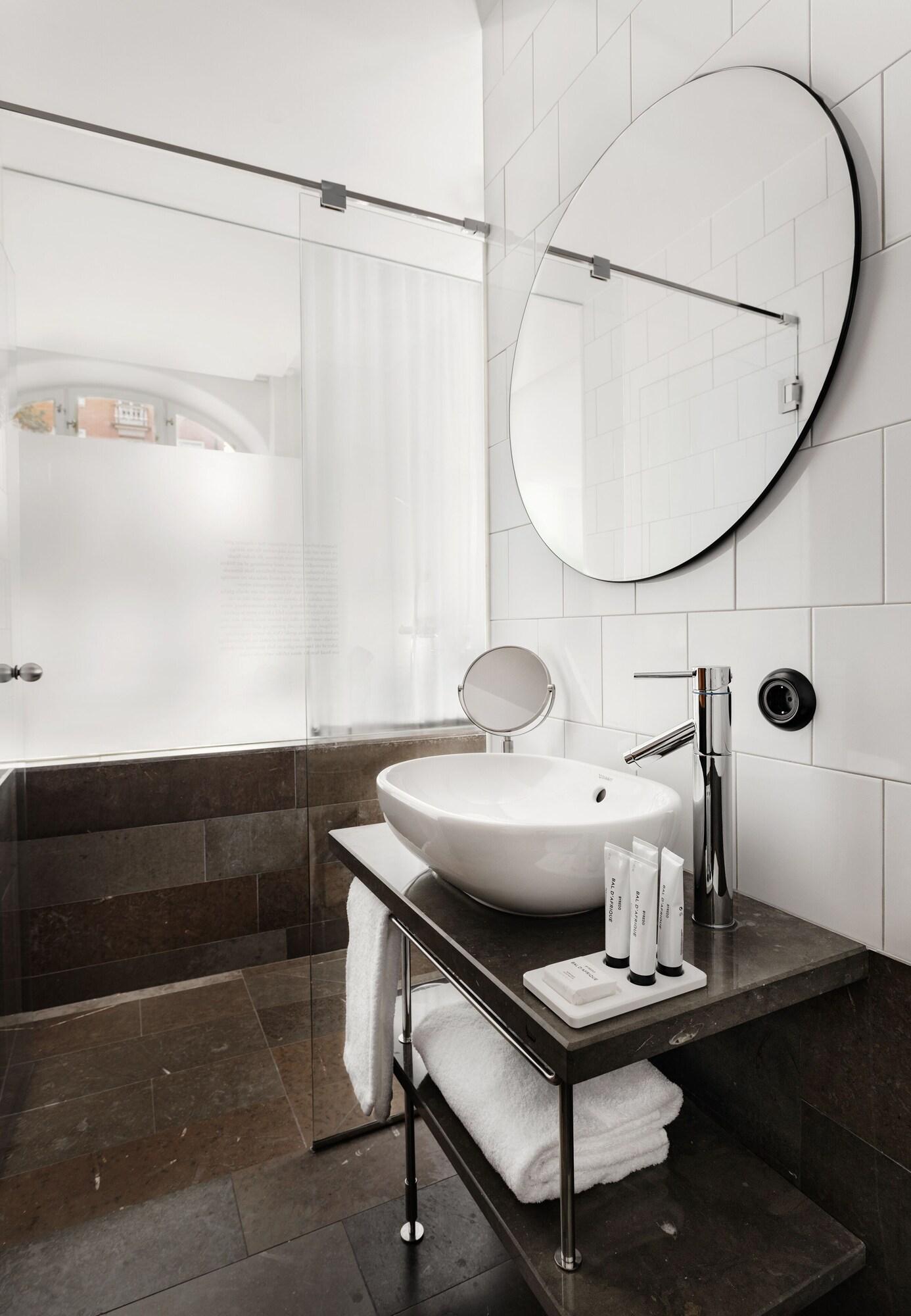 Double Deluxe King Bed