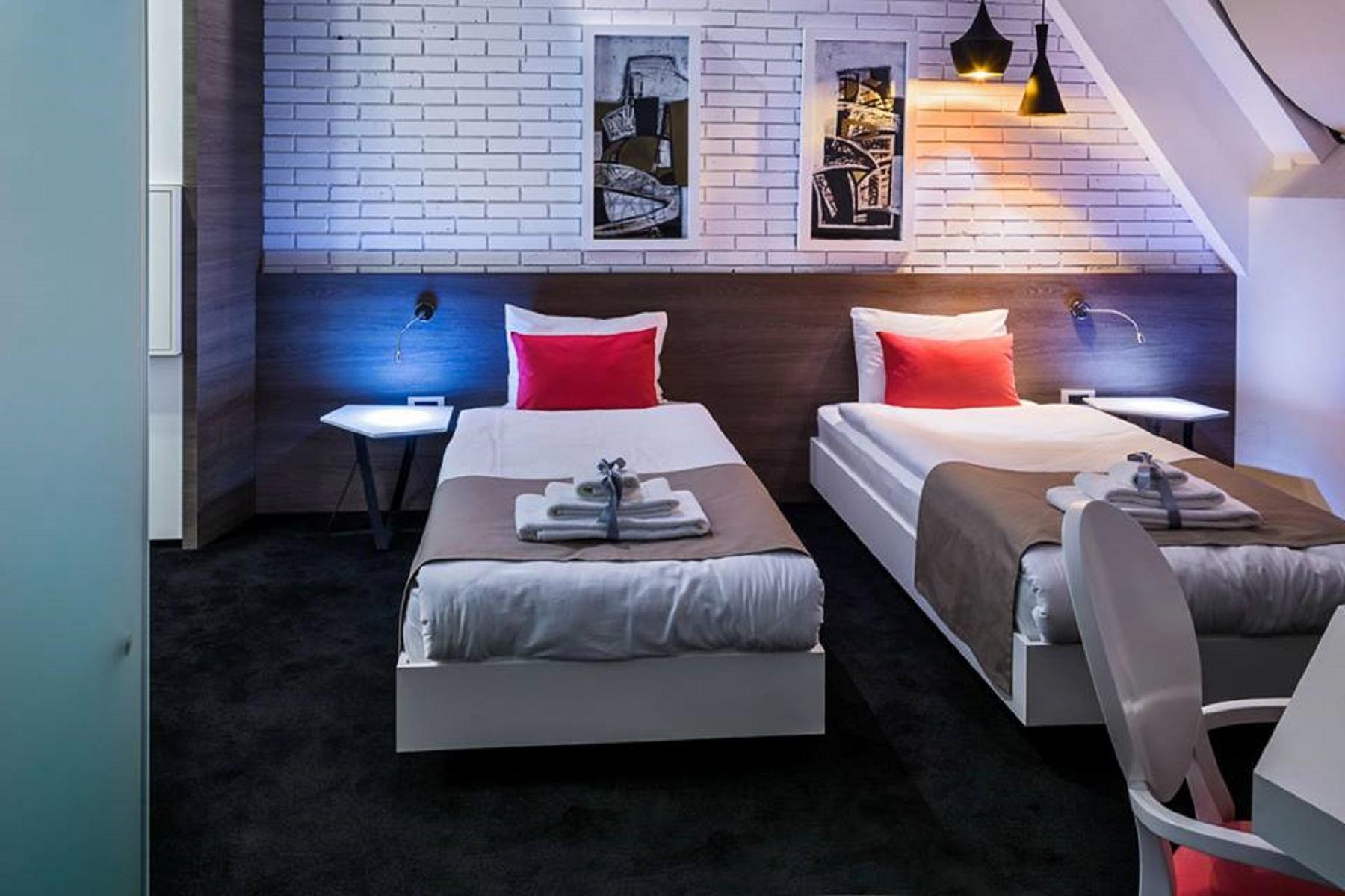 Double or Twin Standard