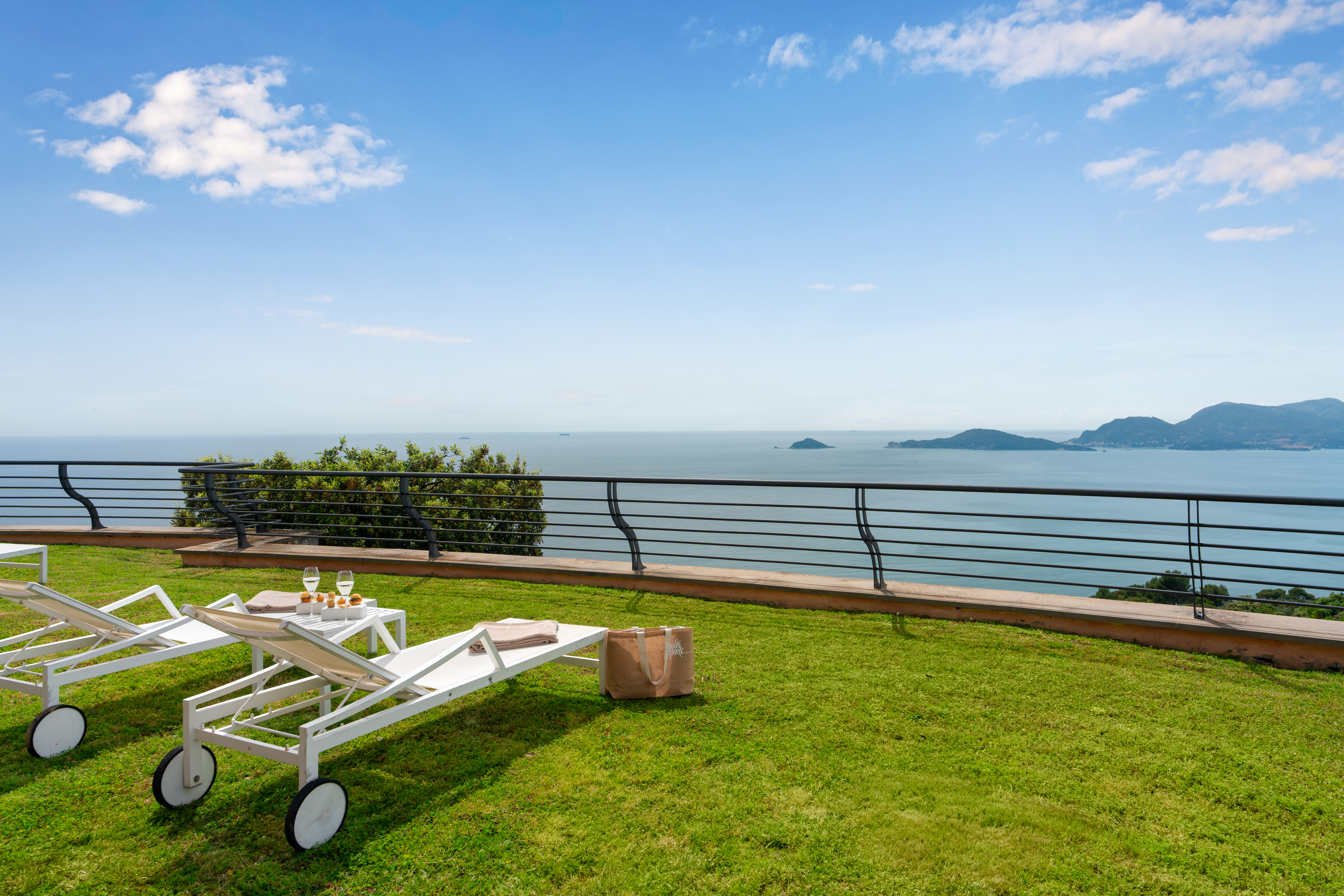 Double or Twin Deluxe