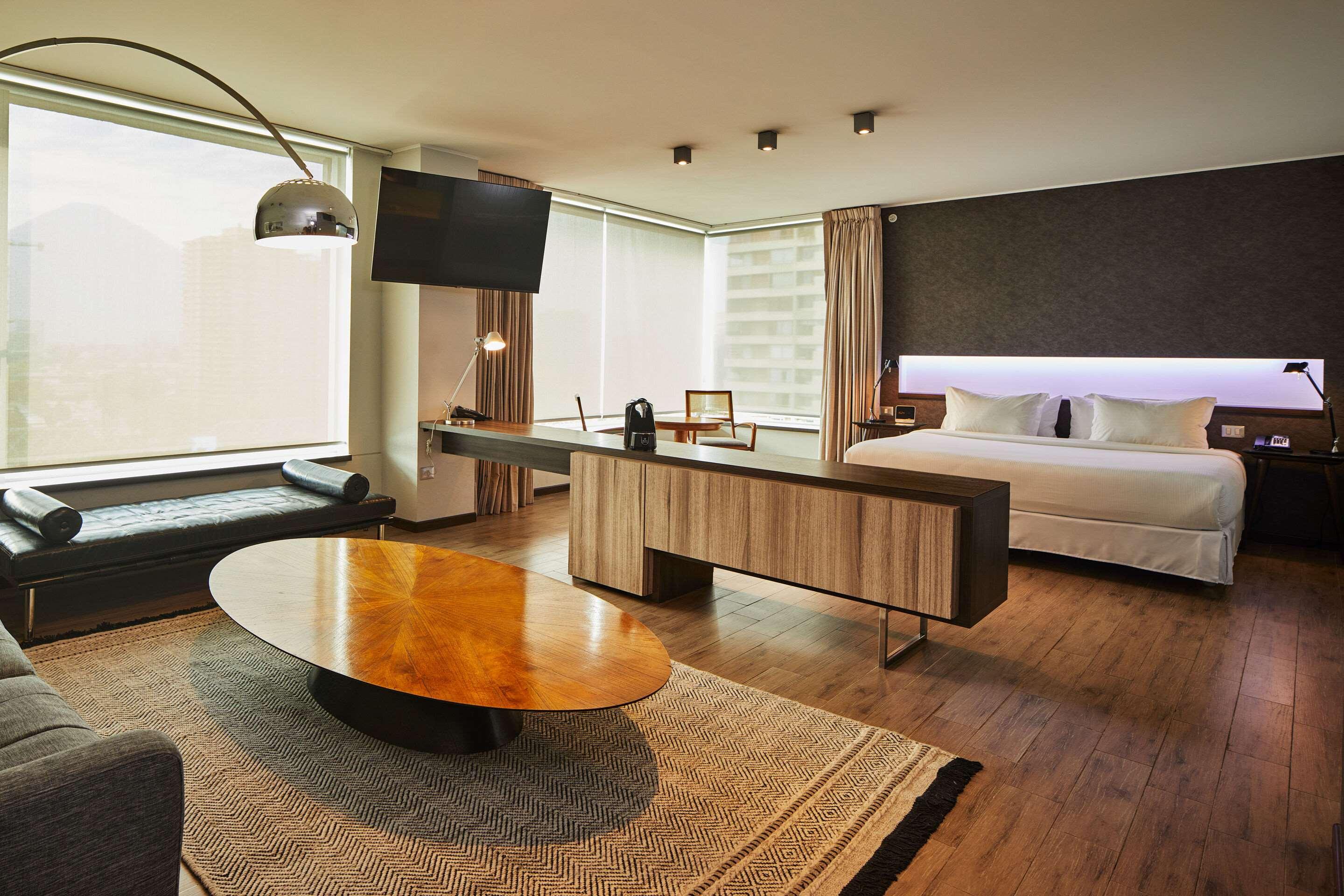 Suite King Size Bed