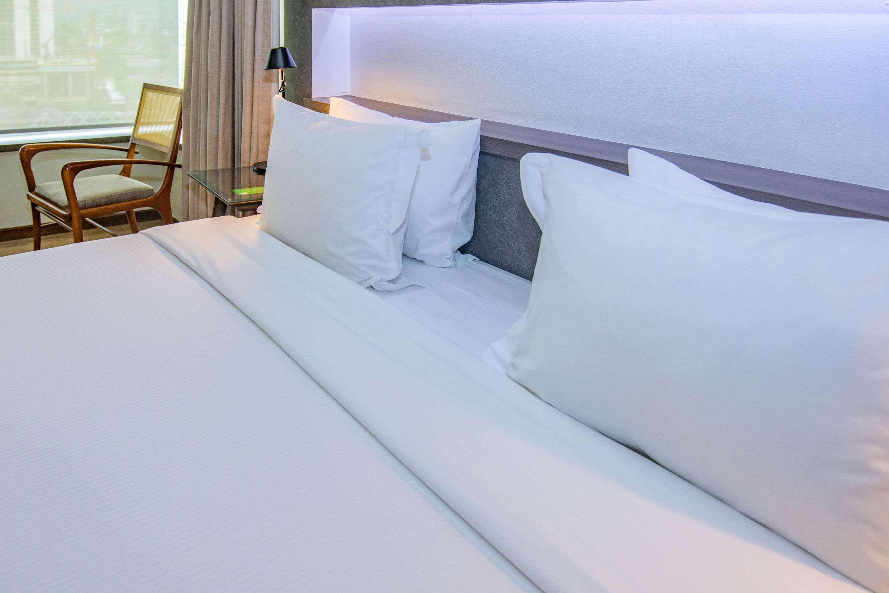 Suite King Size Bed