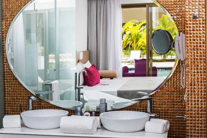 Double Deluxe Pool View