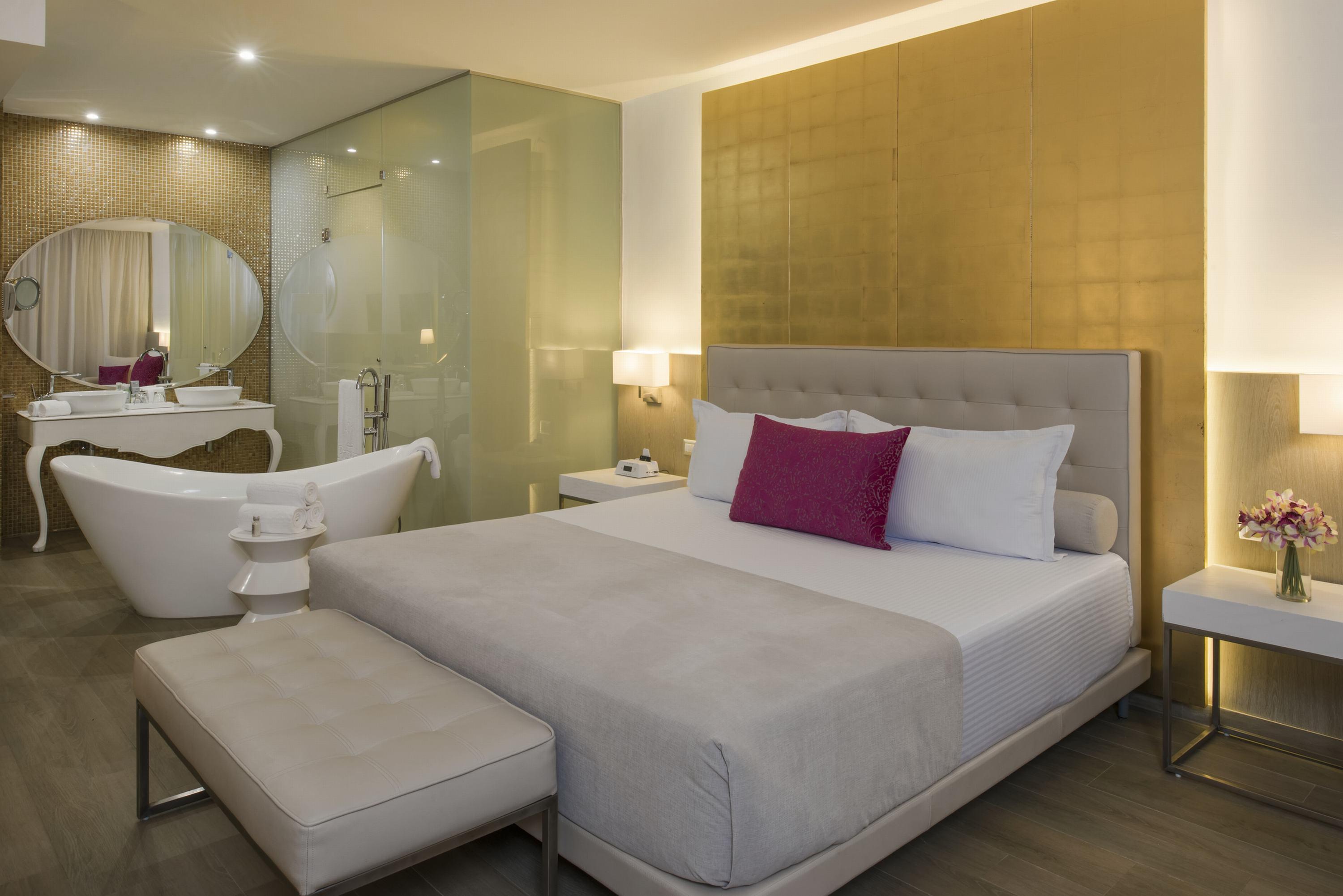 Double Deluxe Pool View