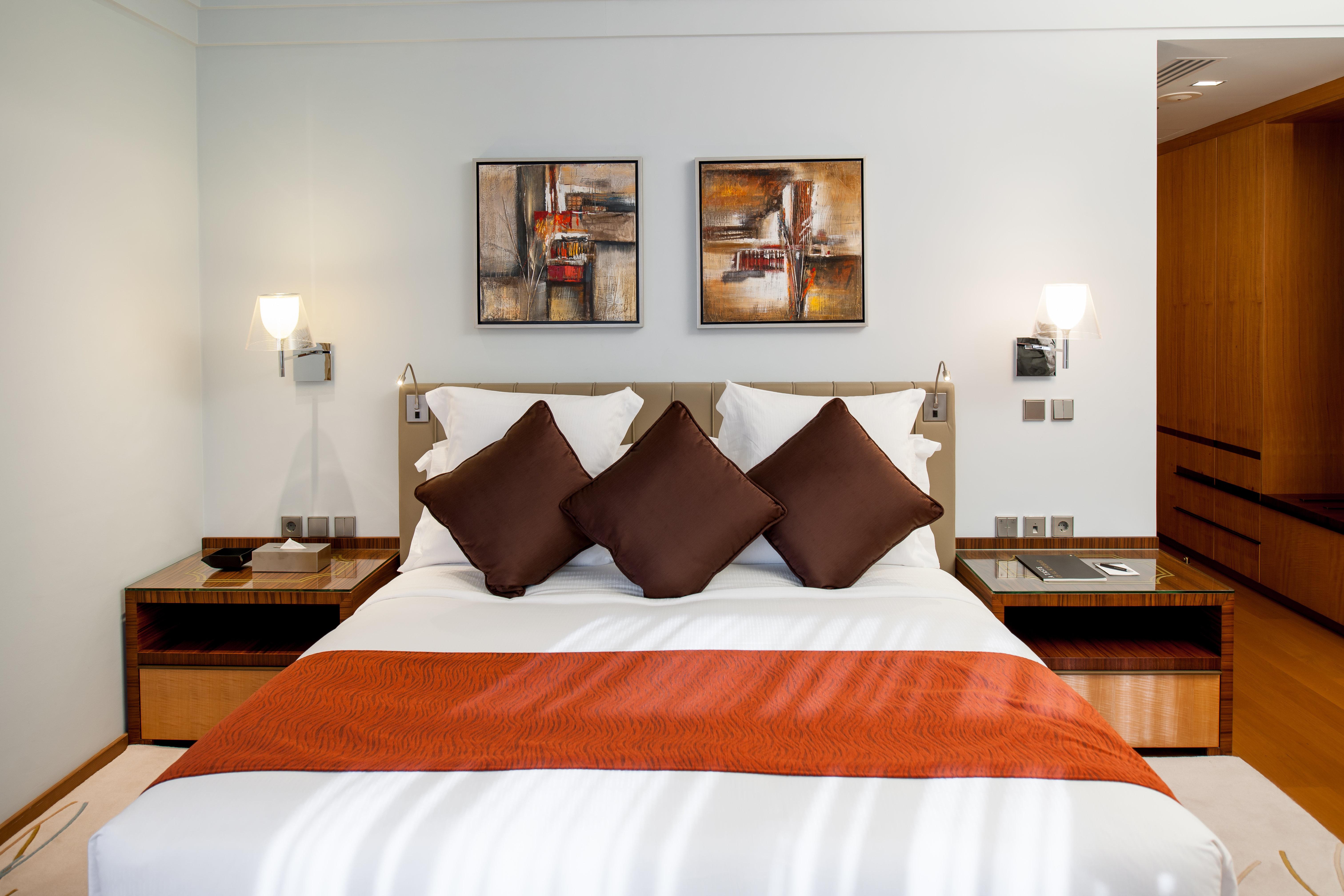 Junior Suite Queen Size Bed