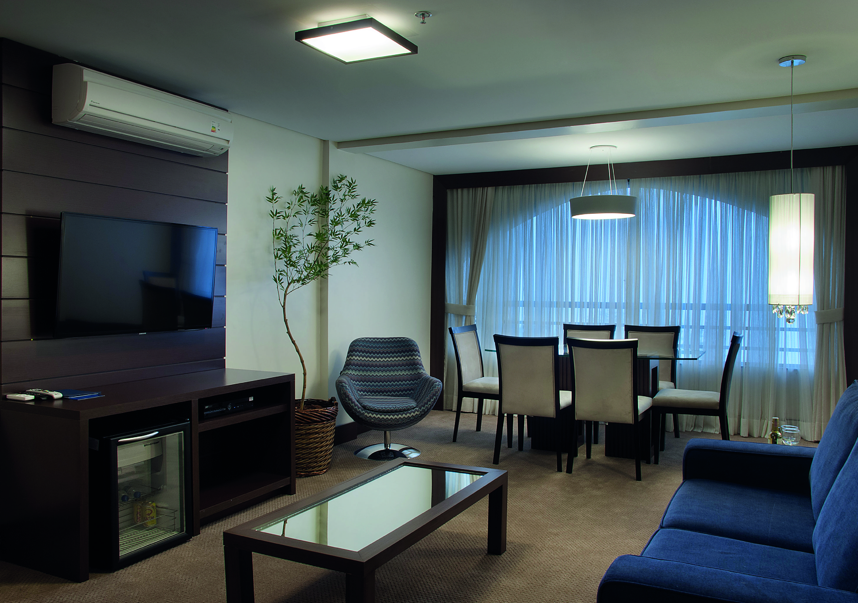 Suite King Size Bed