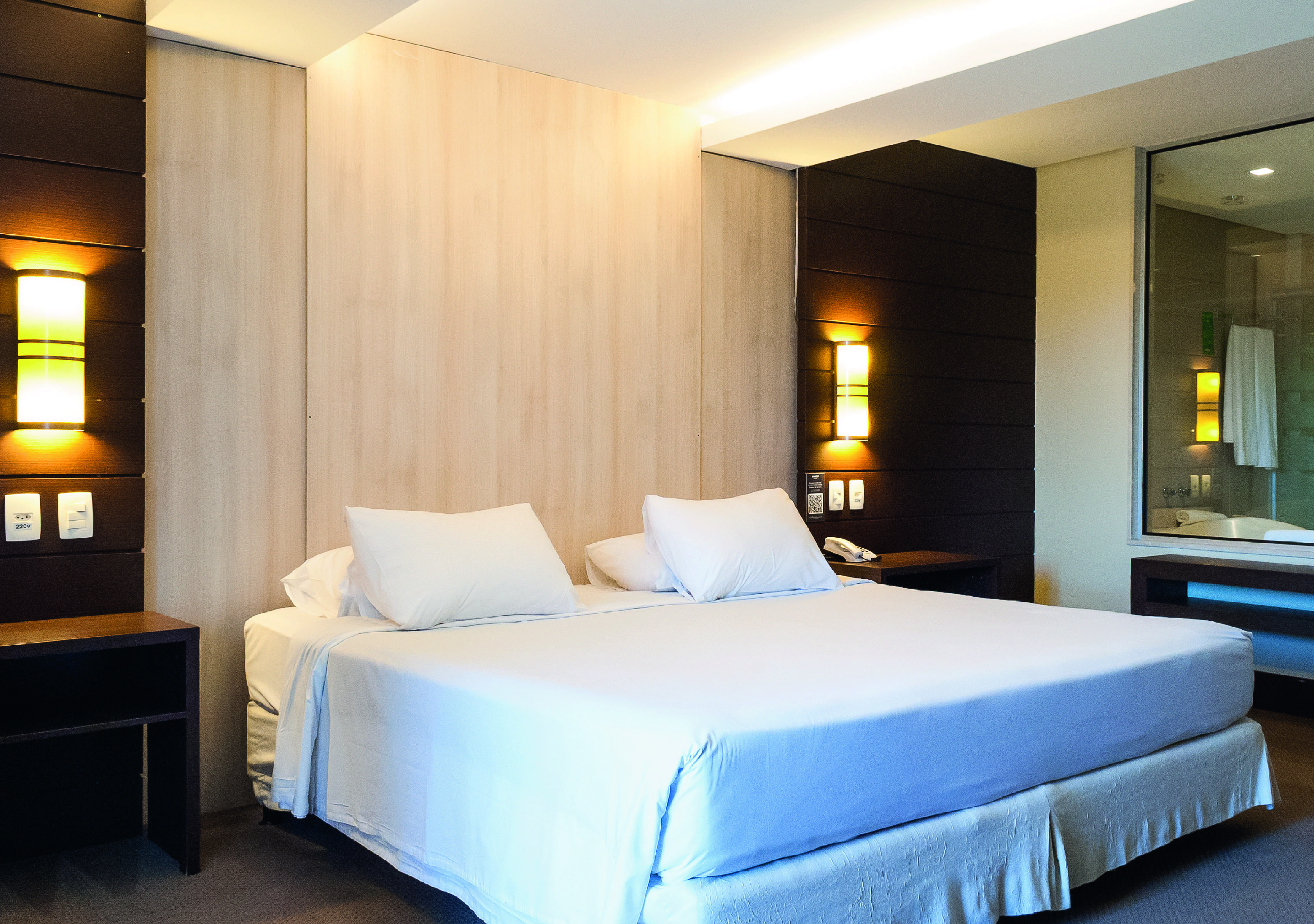 Suite King Size Bed