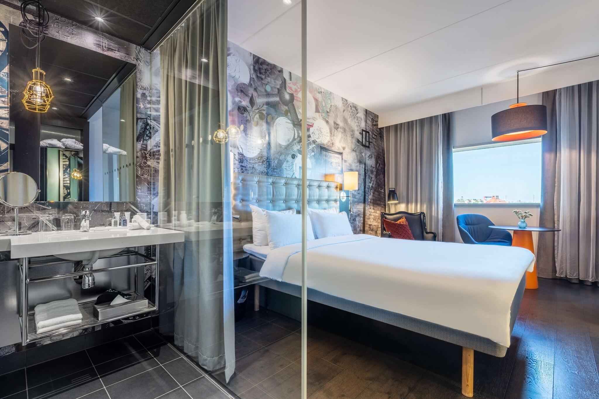 Double Queen Size Bed