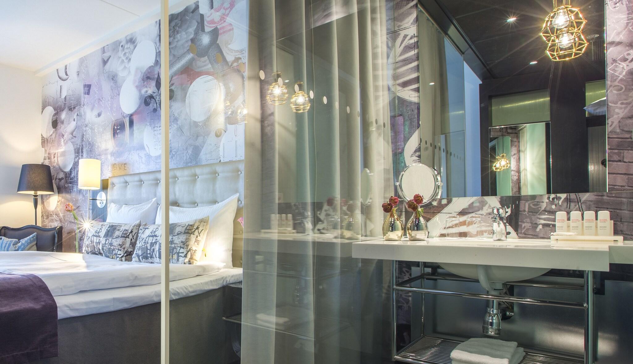 Double Queen Size Bed