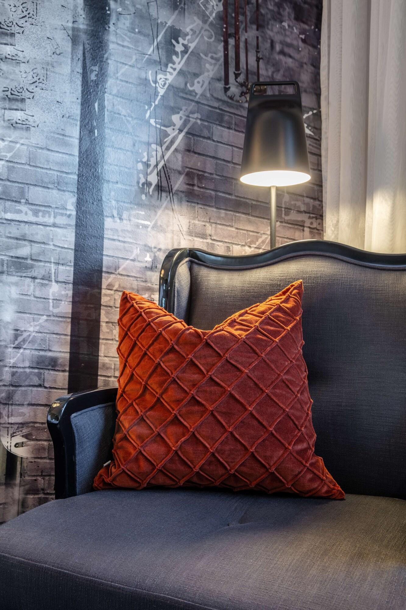 Double Queen Size Bed