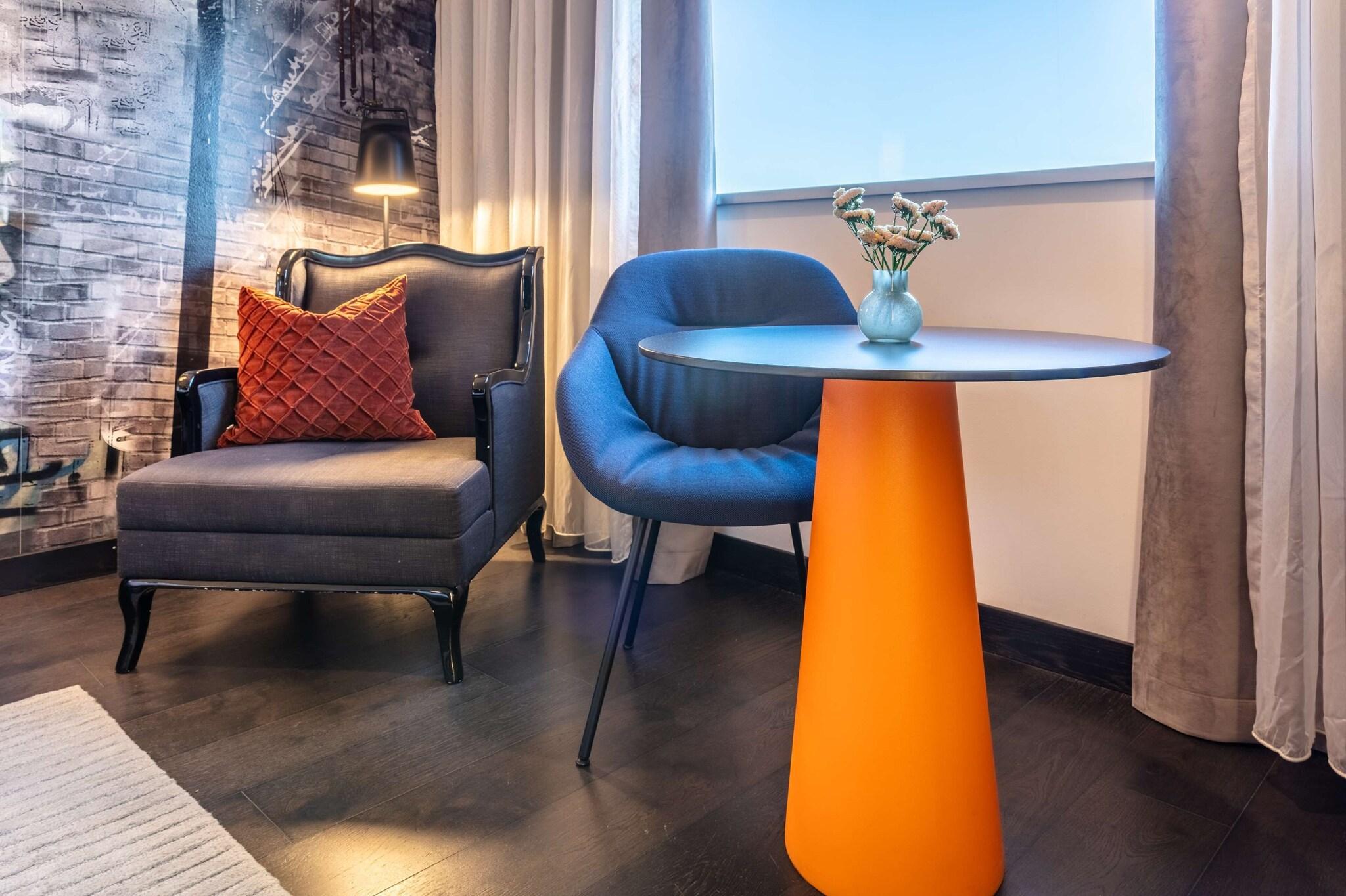 Double Queen Size Bed