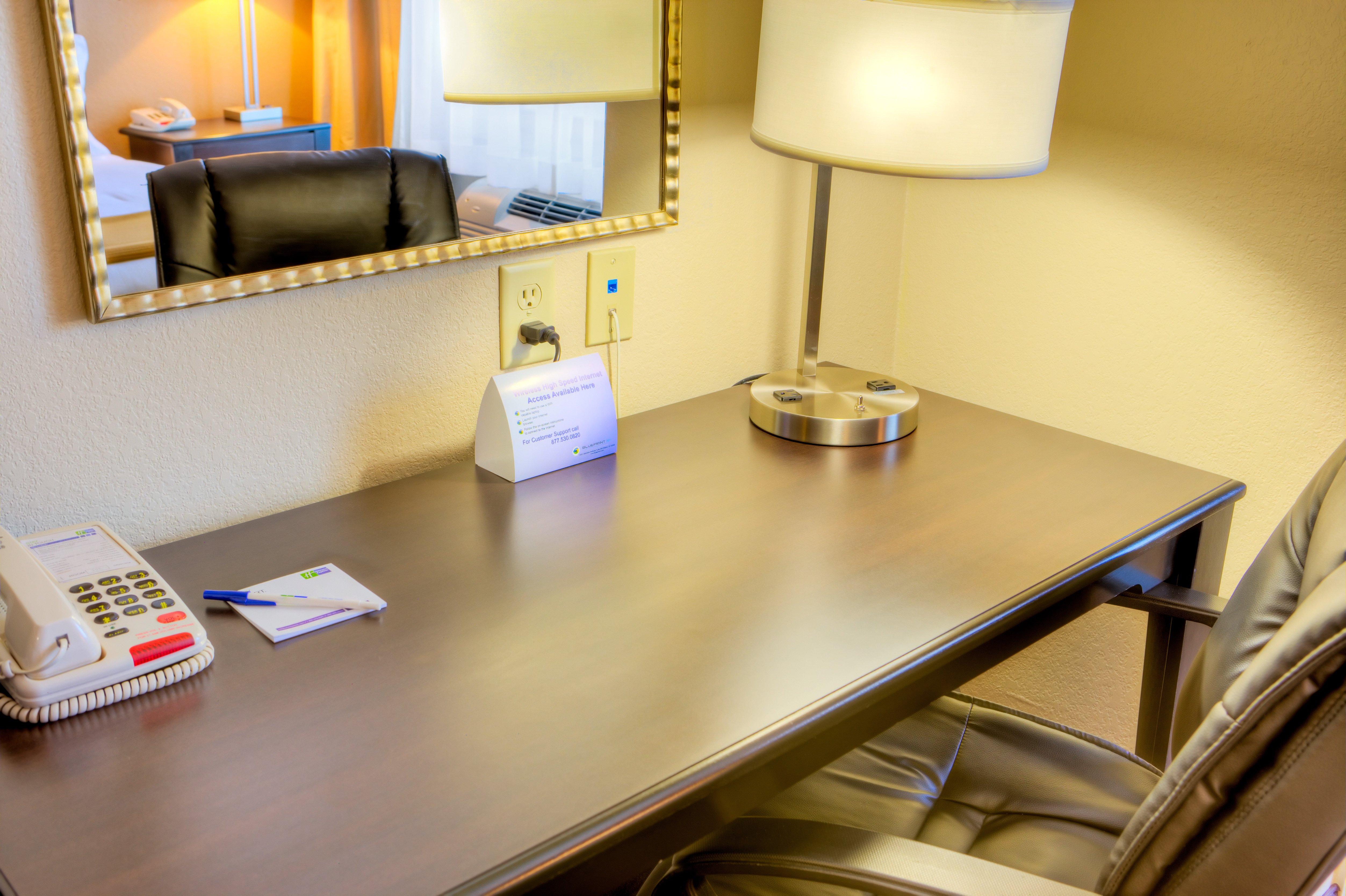 Suite Accessible King Size Bed