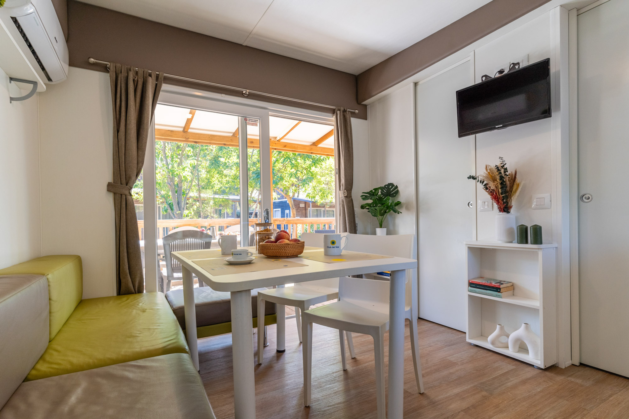 Lodge Capacity 6 Three Bedroom