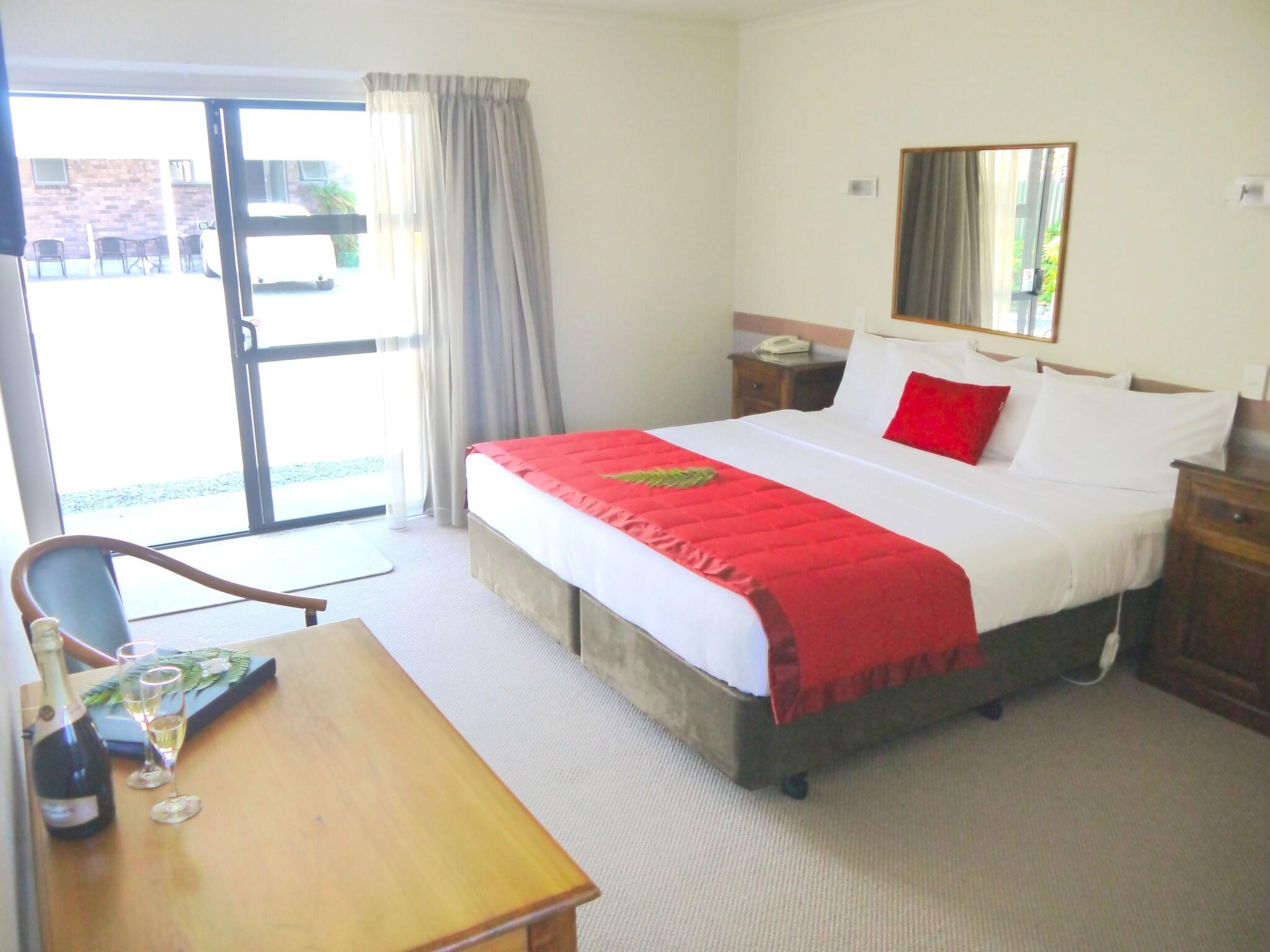 Studio King Size Bed