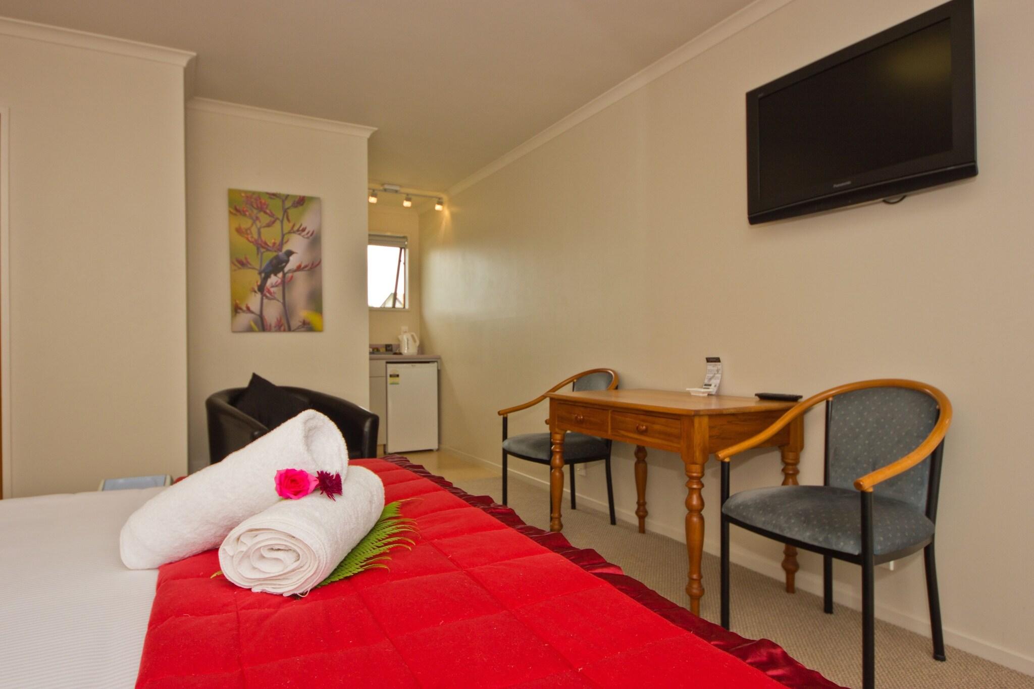 Studio King Size Bed