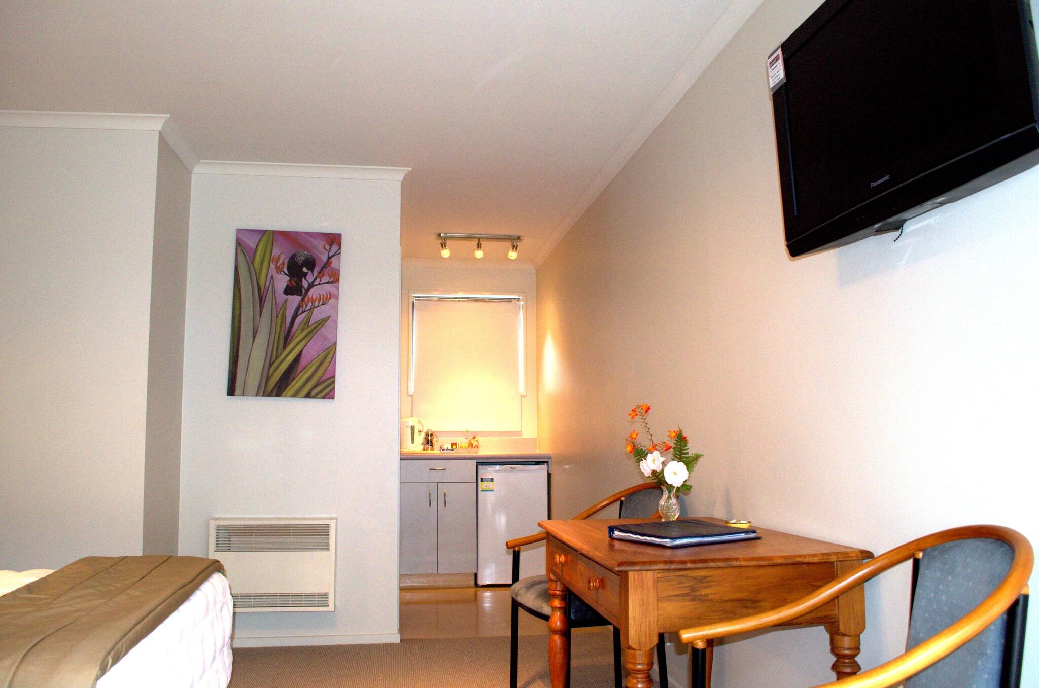 Studio King Size Bed