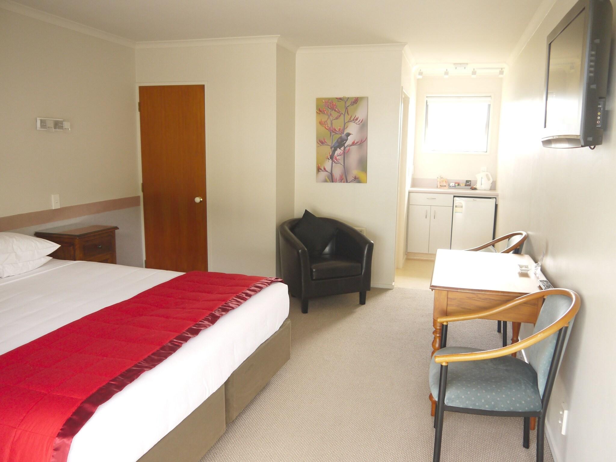 Studio King Size Bed