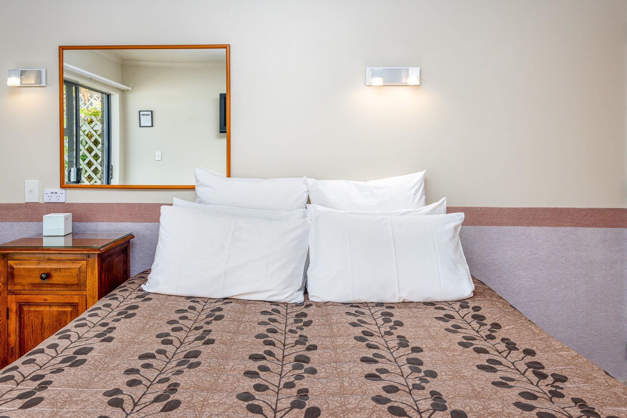 Studio King Size Bed