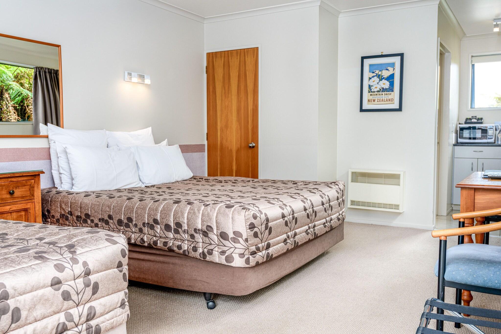 Studio King Size Bed