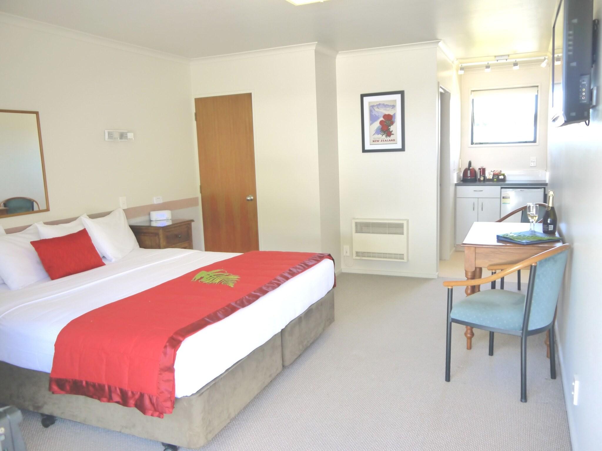 Studio King Size Bed