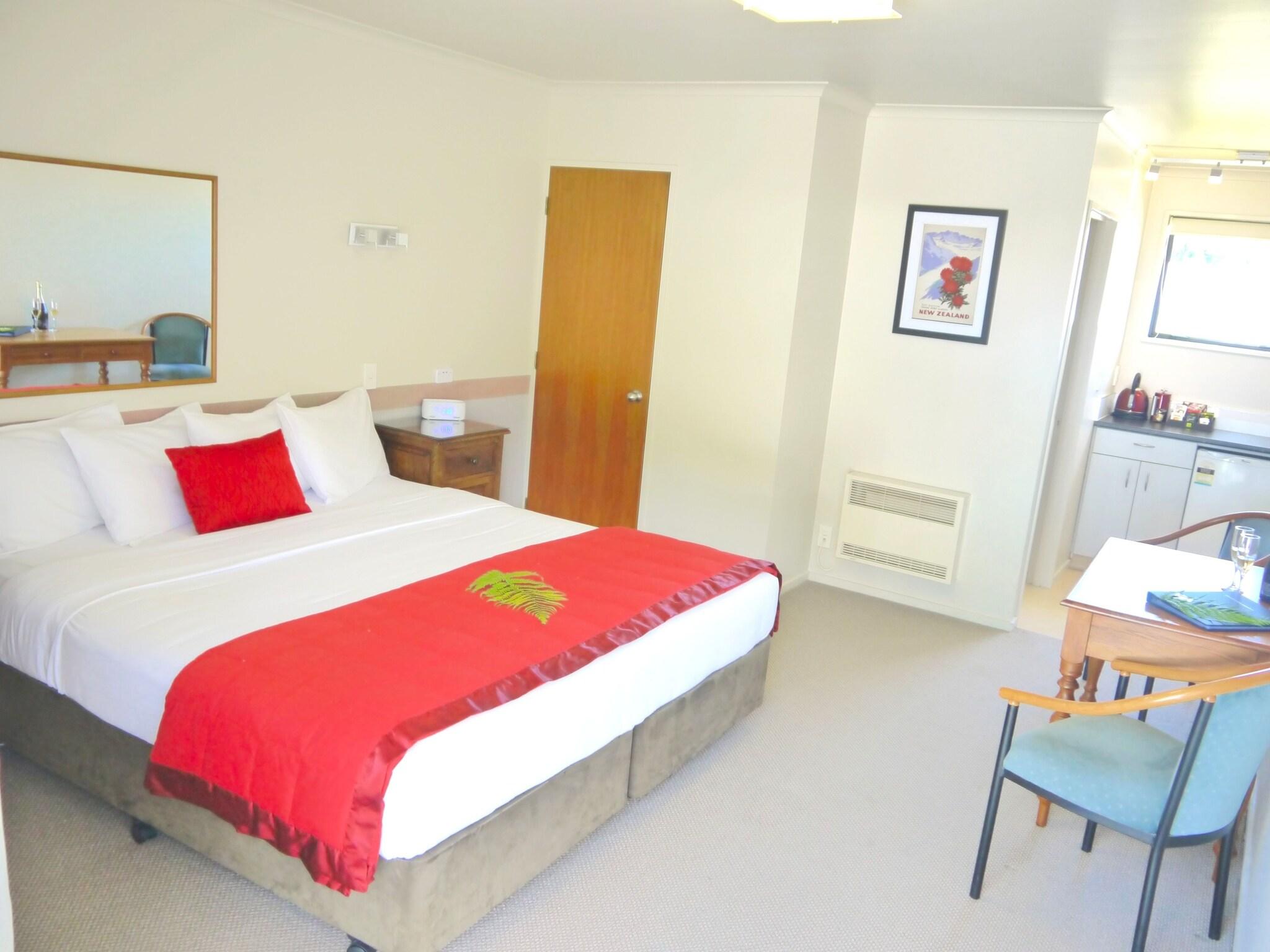 Studio King Size Bed