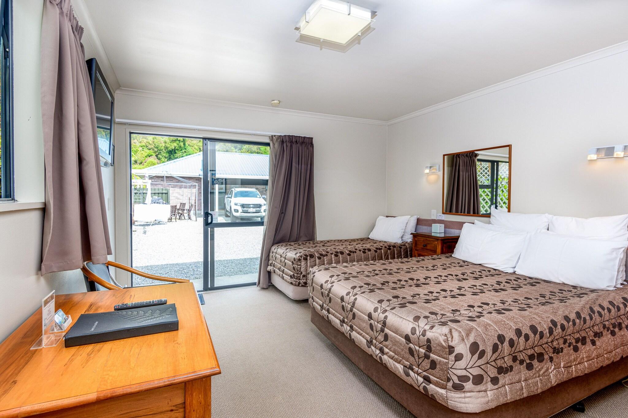 Studio King Size Bed