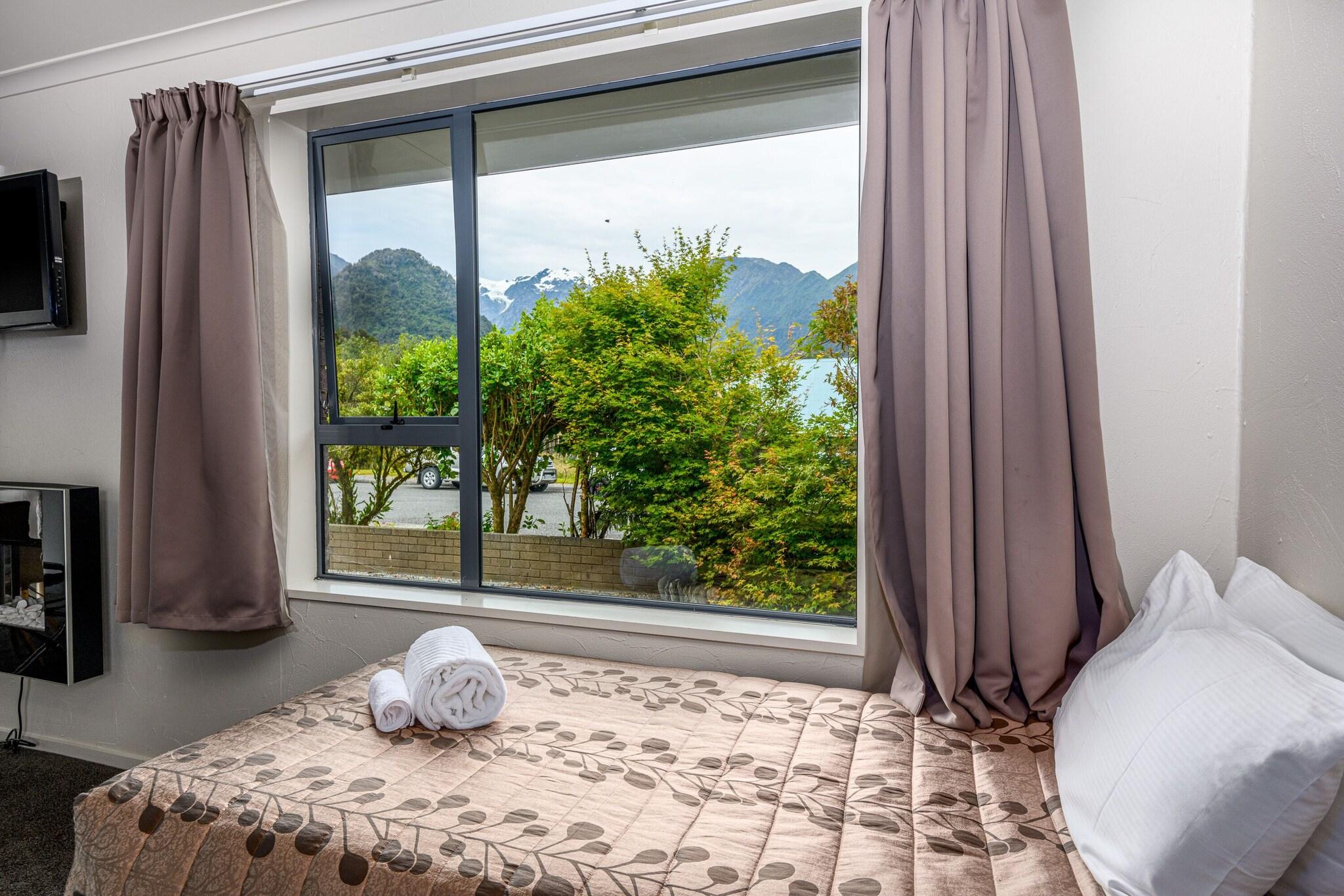 Studio with Kitchenette with Views