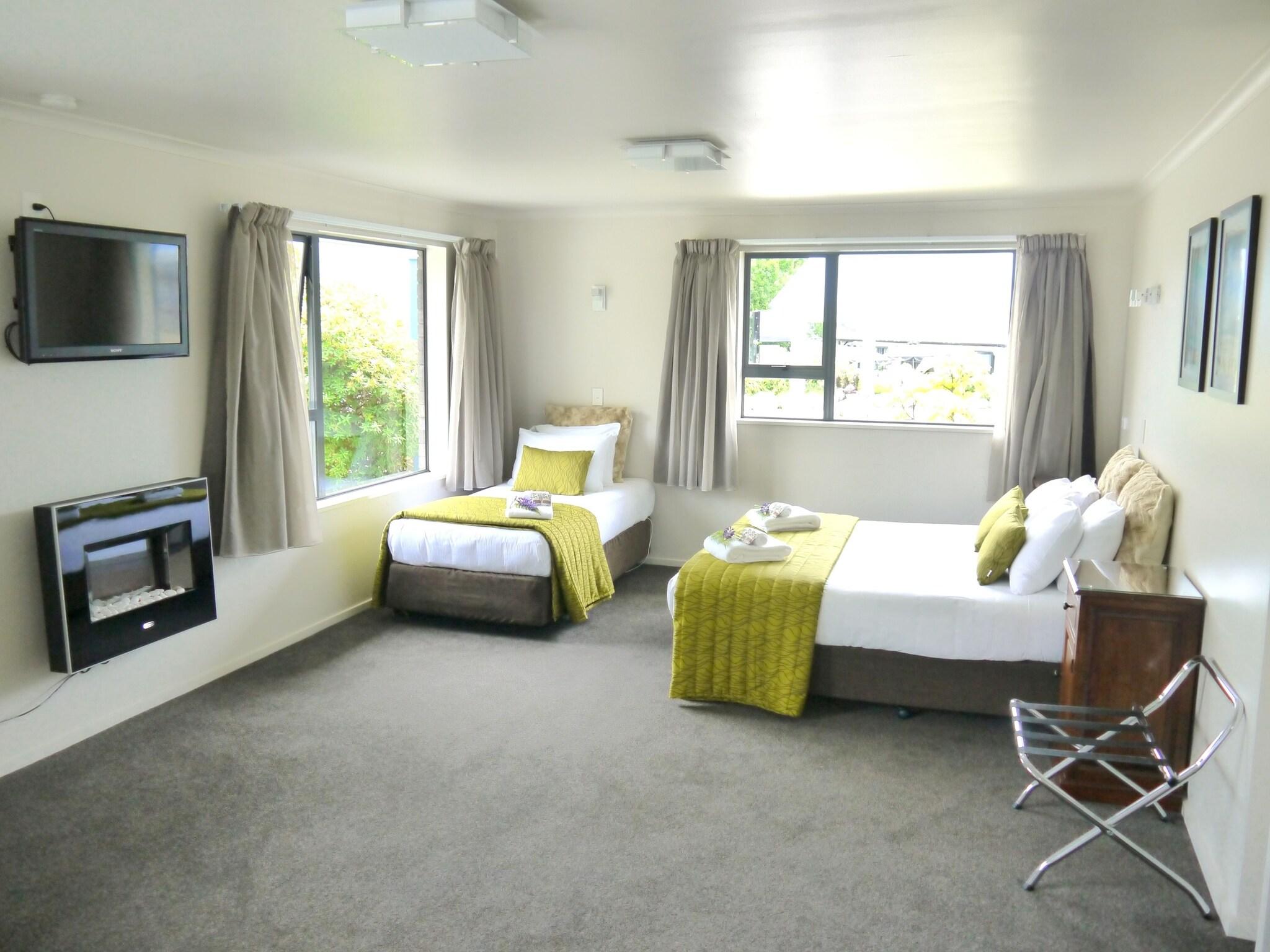 Studio with Kitchenette with Views