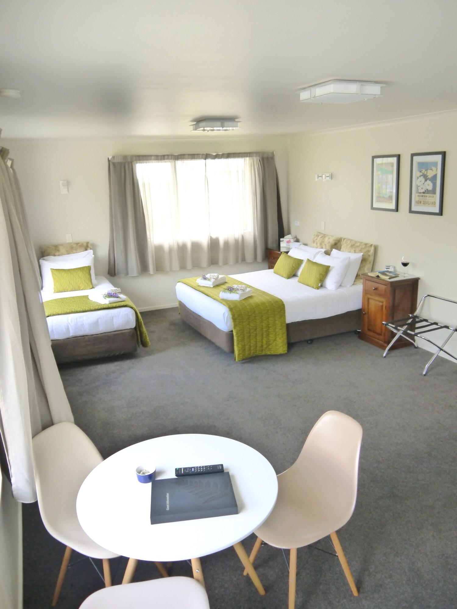 Studio with Kitchenette with Views